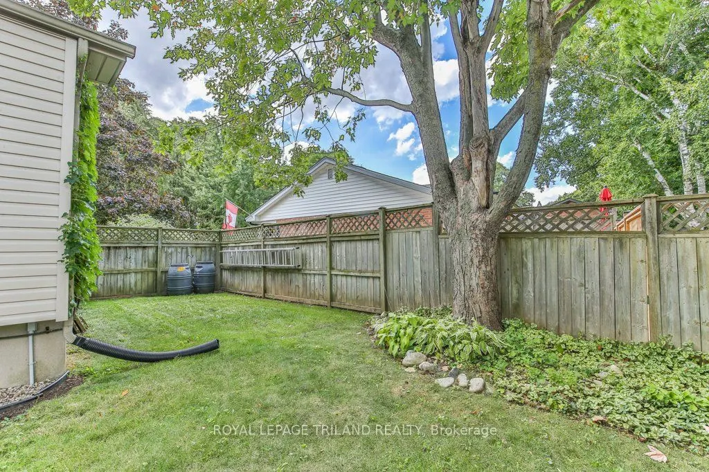 671 GLENGYLE Crescent