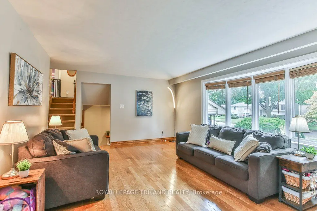 671 GLENGYLE Crescent