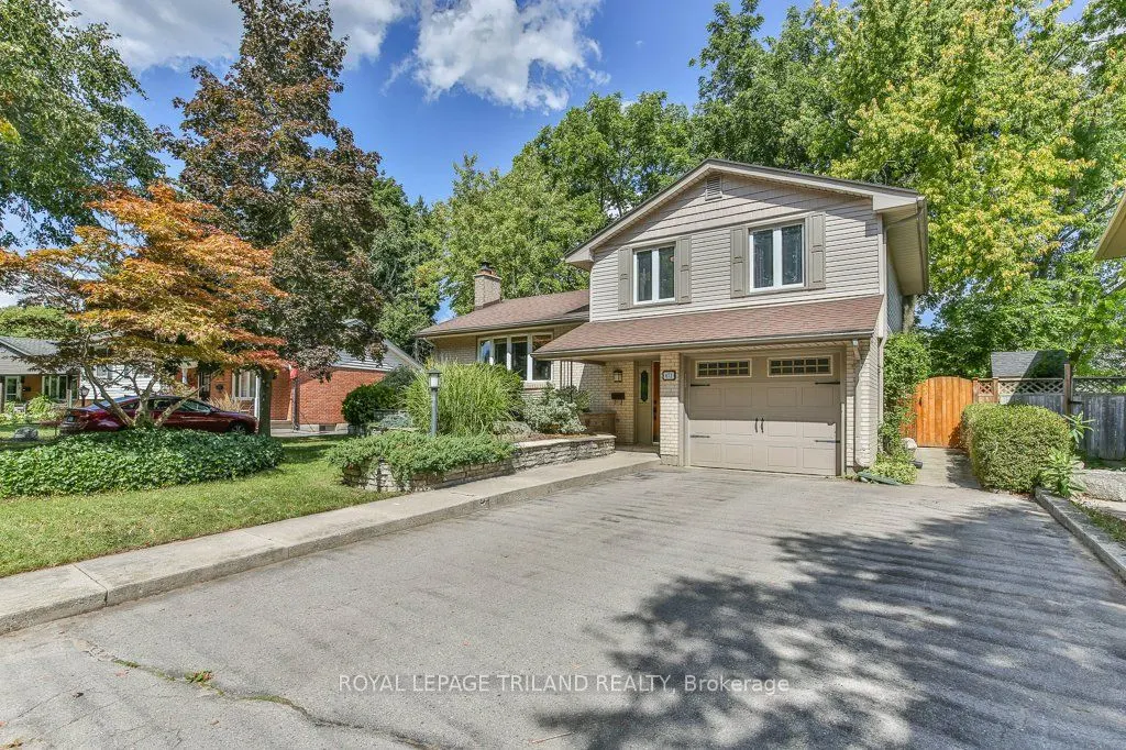 671 GLENGYLE Crescent