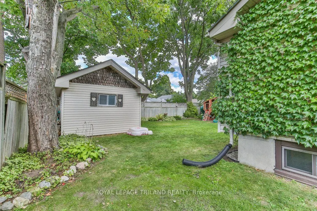 671 GLENGYLE Crescent