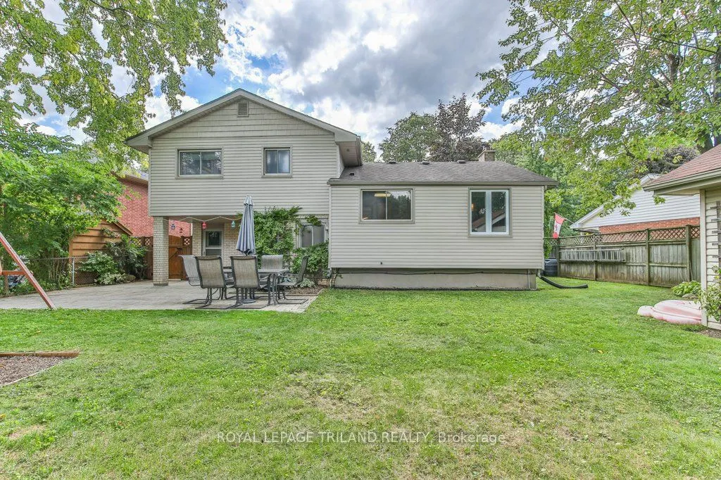 671 GLENGYLE Crescent