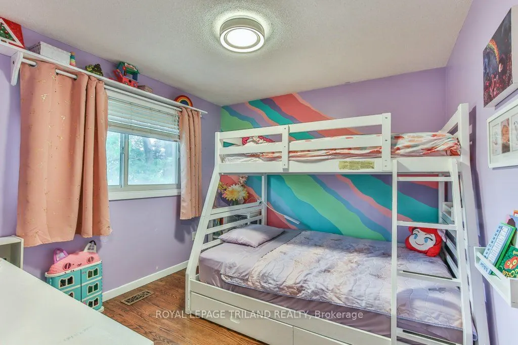 671 GLENGYLE Crescent