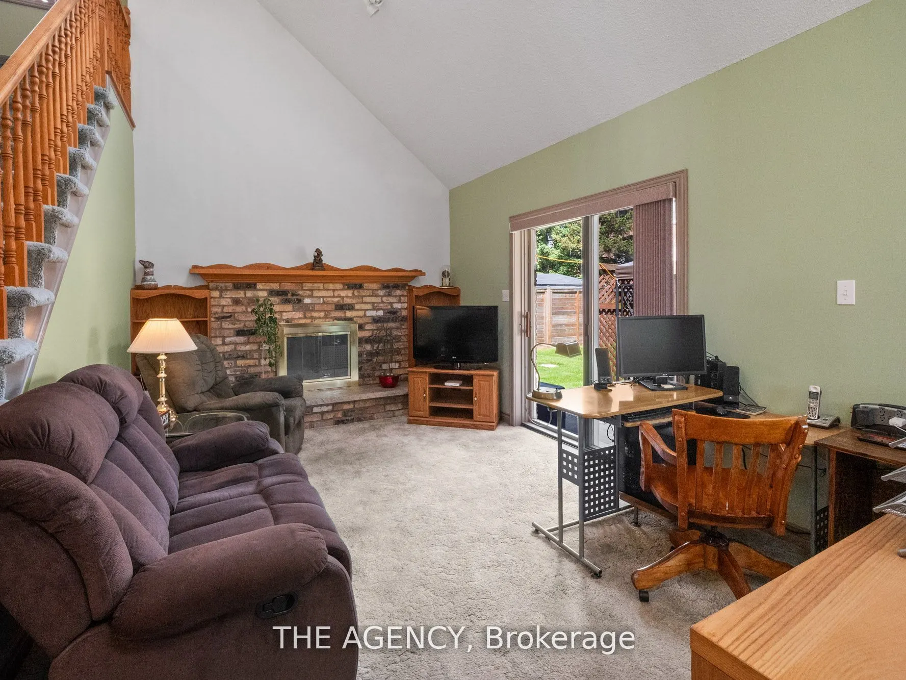 106 Spruceside Crescent