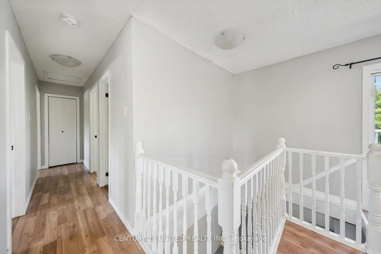 7 Kawartha Crescent