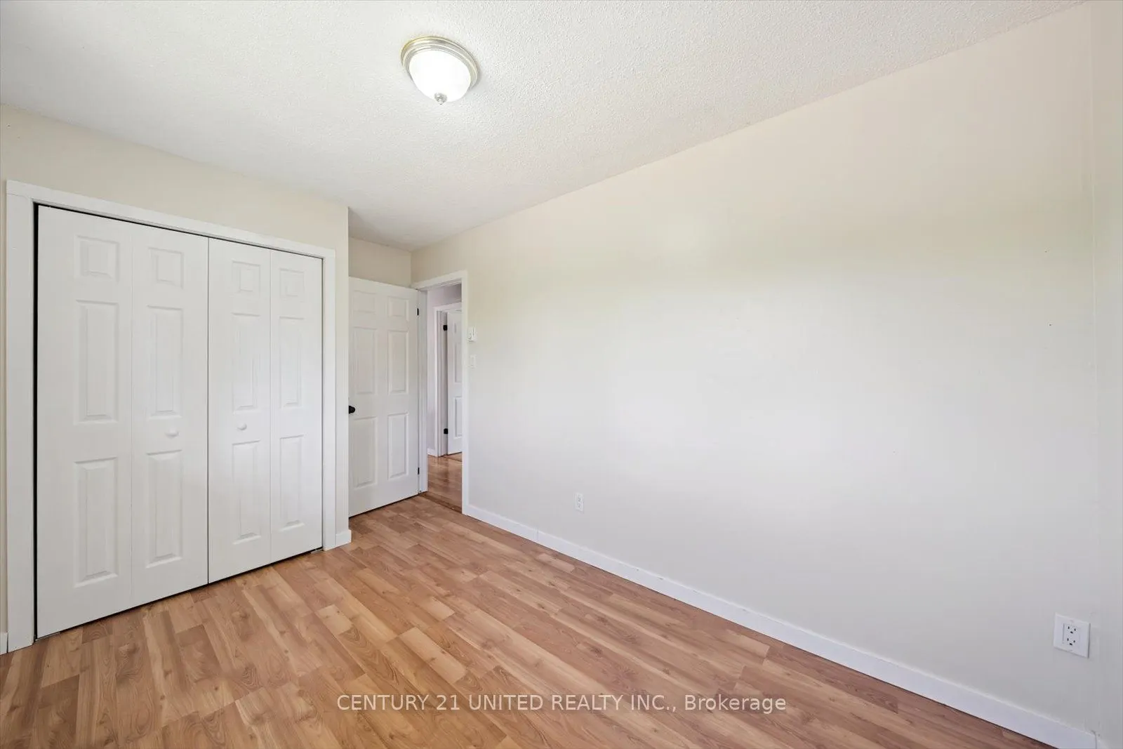 7 Kawartha Crescent