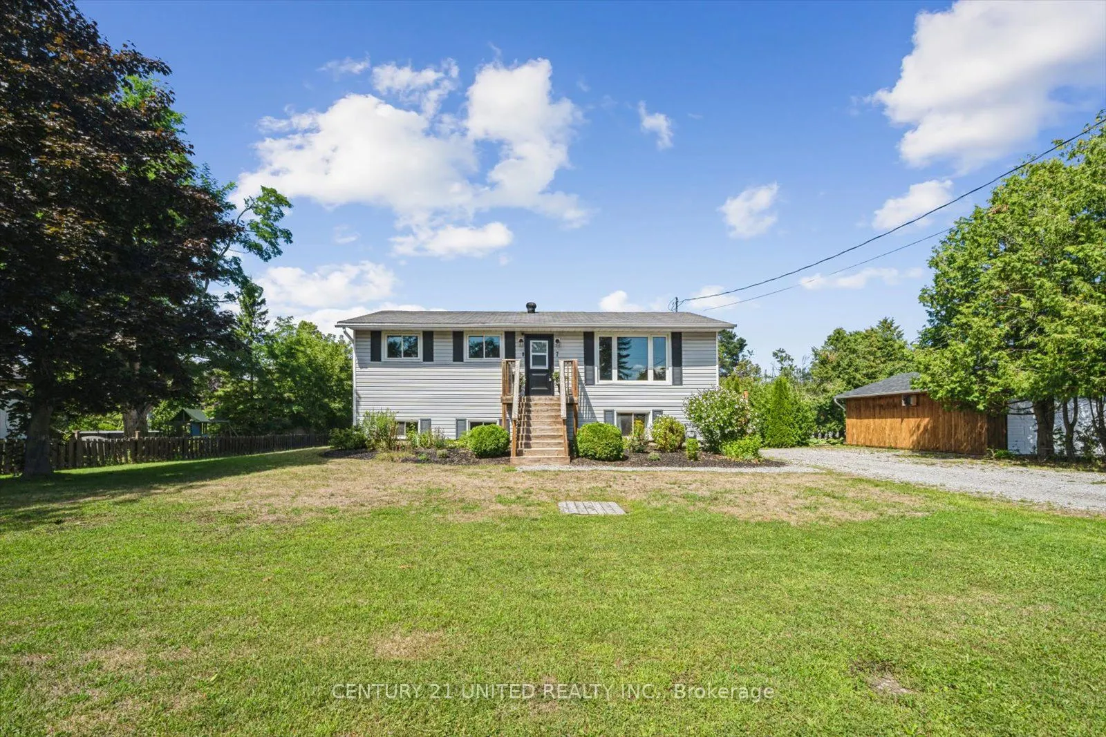 7 Kawartha Crescent