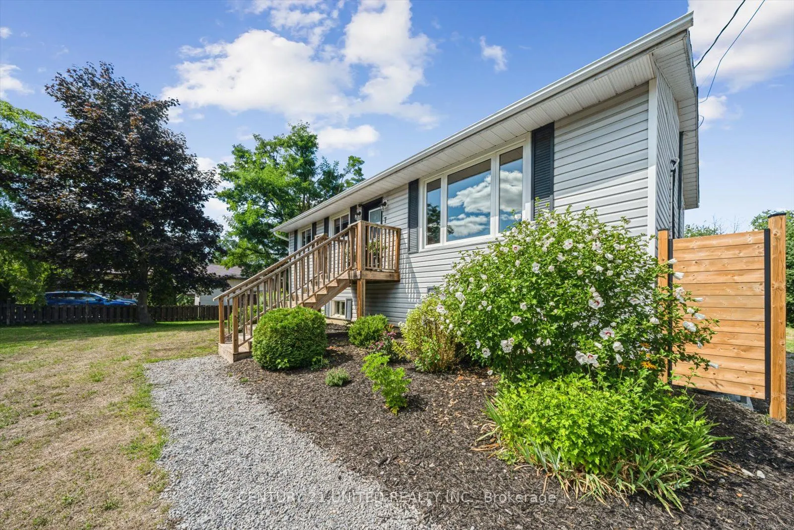 7 Kawartha Crescent