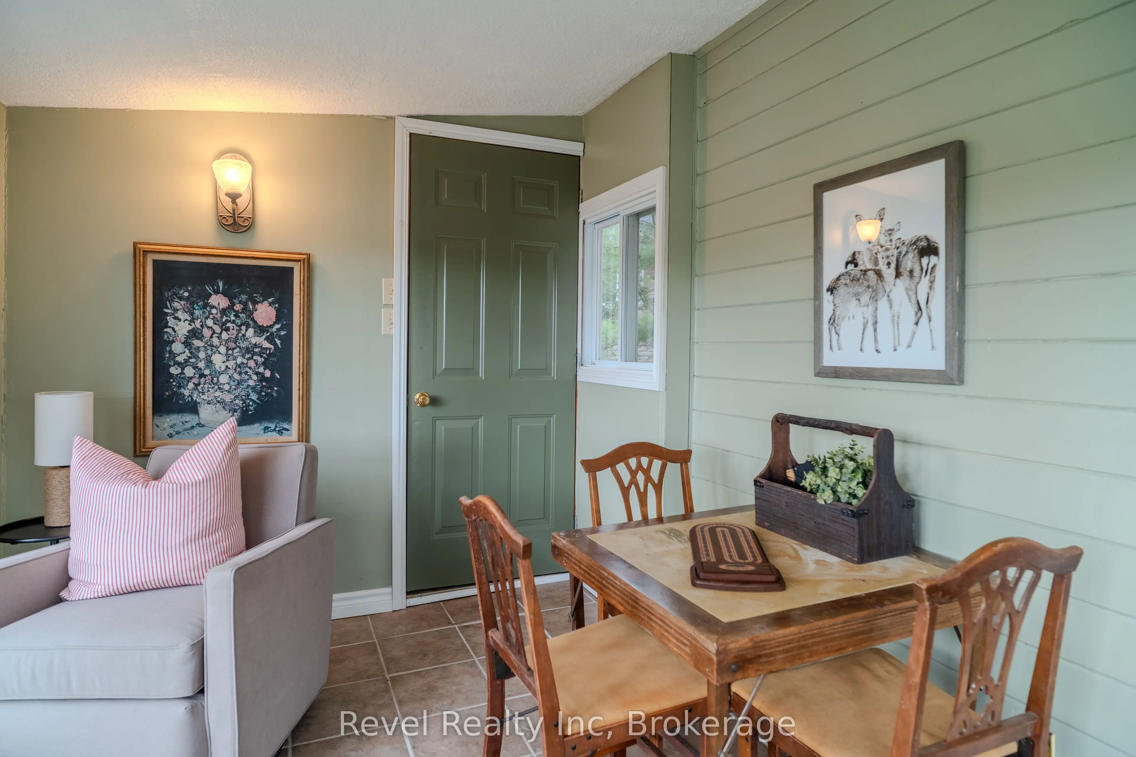 14 Swallow Road