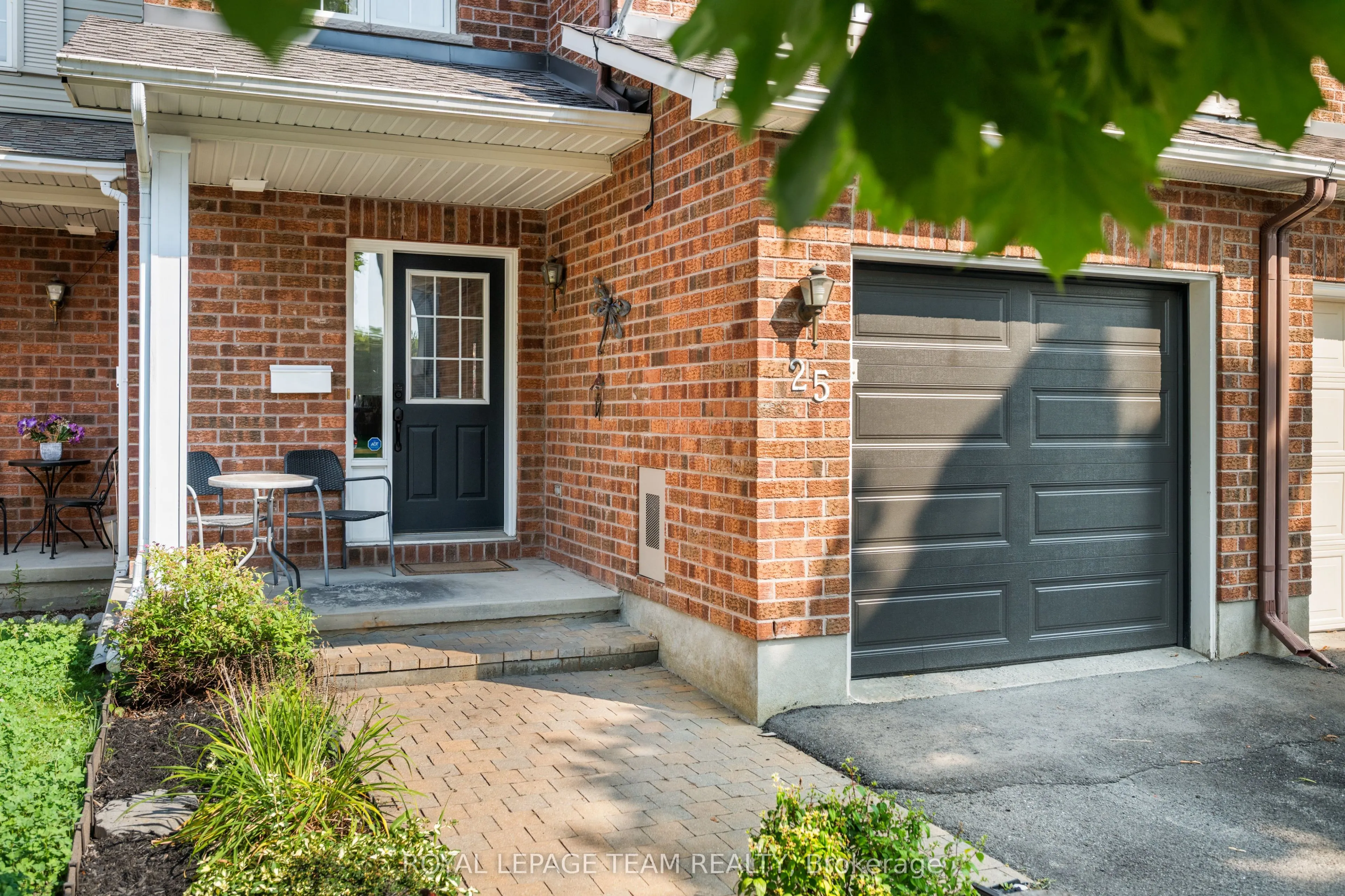 25 Inverkip Avenue