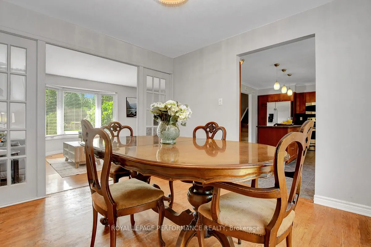 124 Des Pins Street
