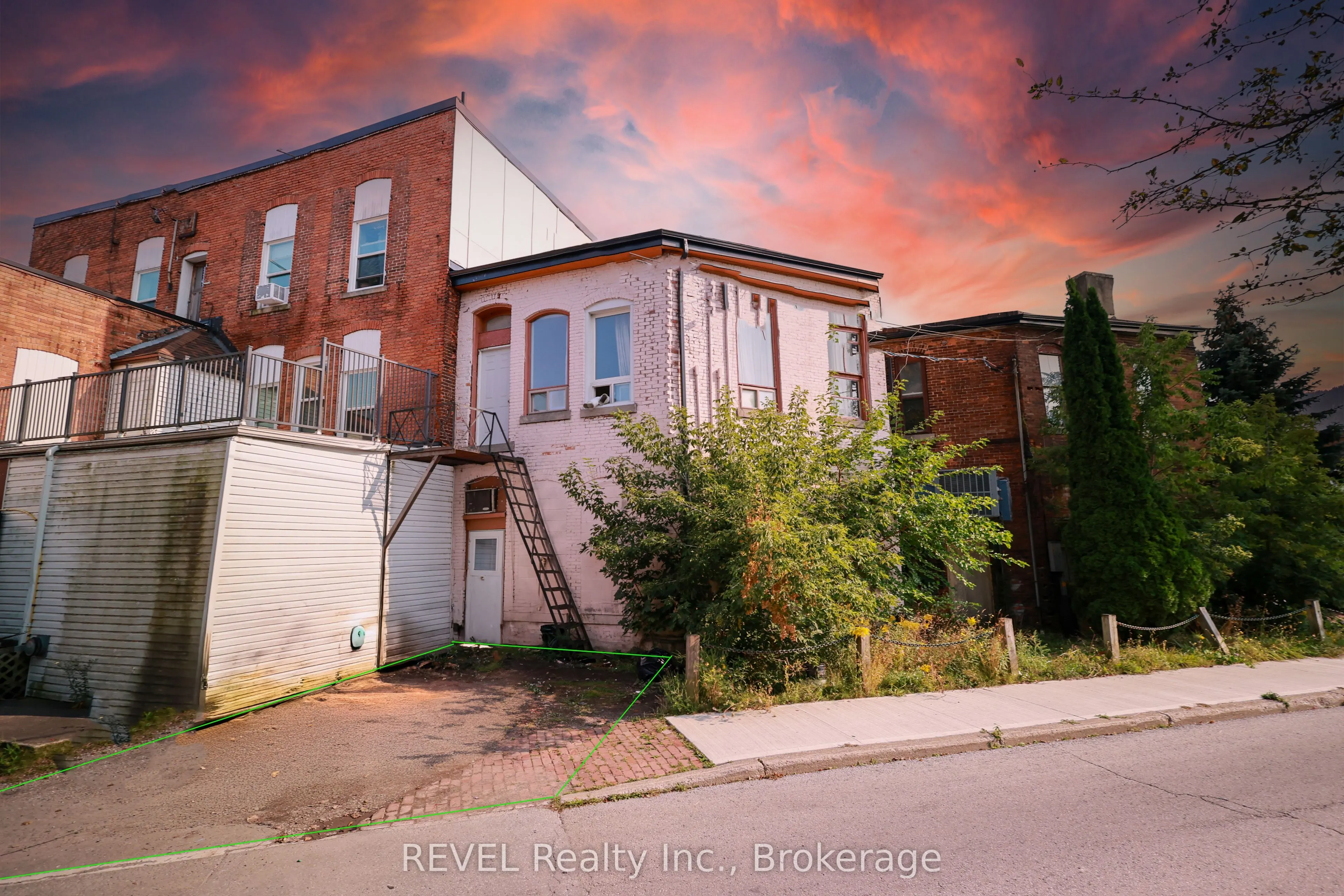 12 East Main Street