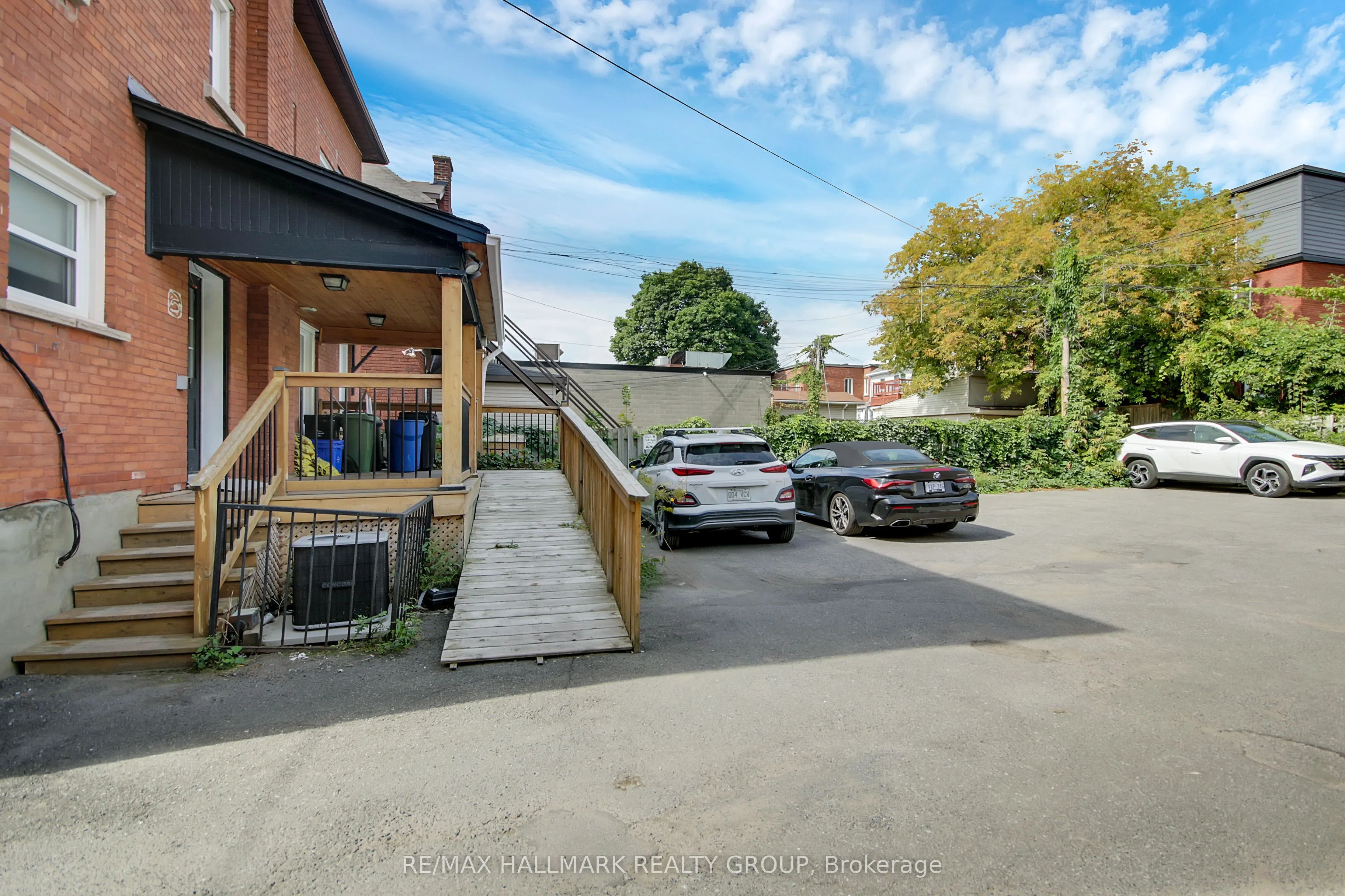 563 Gladstone Avenue, #25