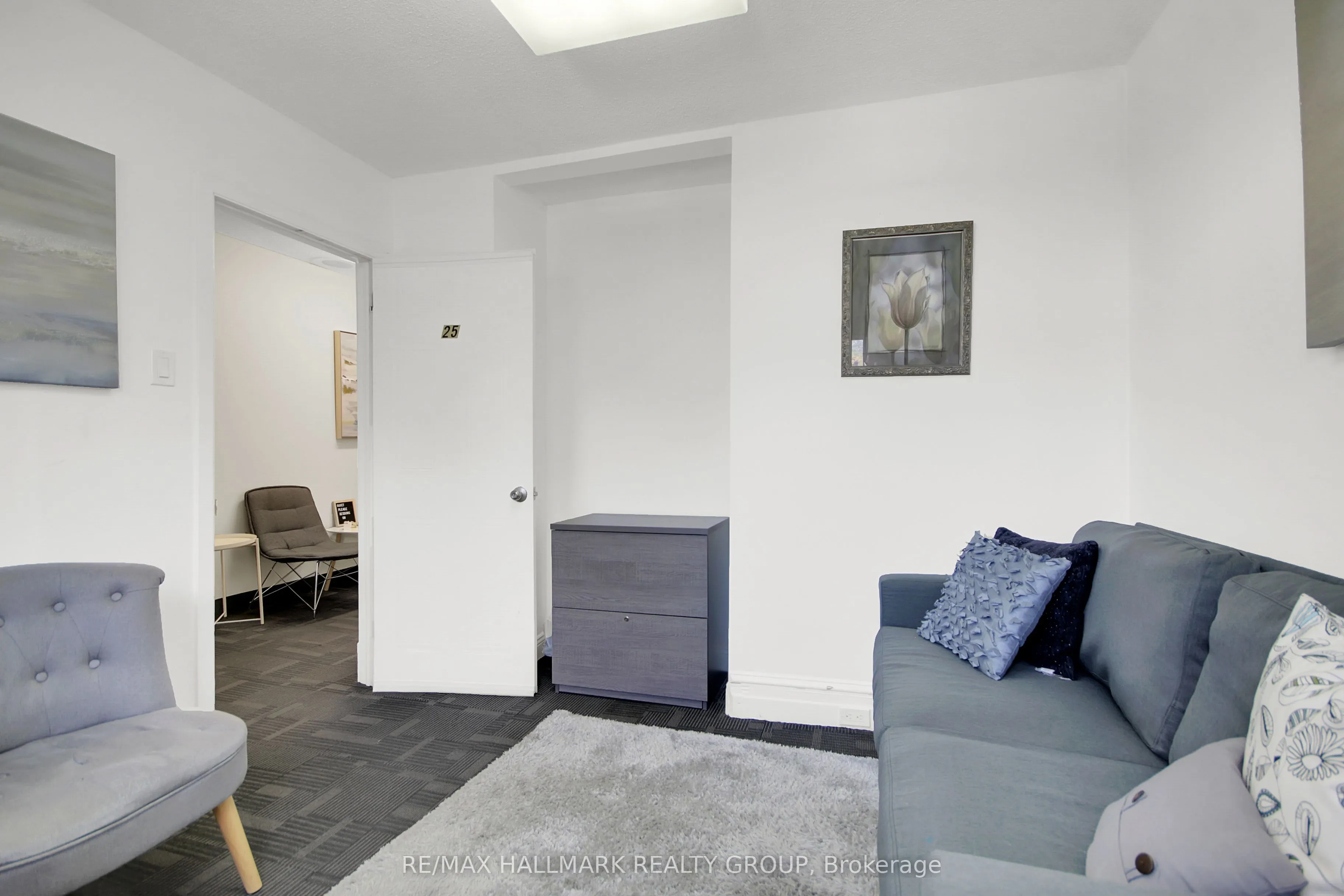 563 Gladstone Avenue, #25
