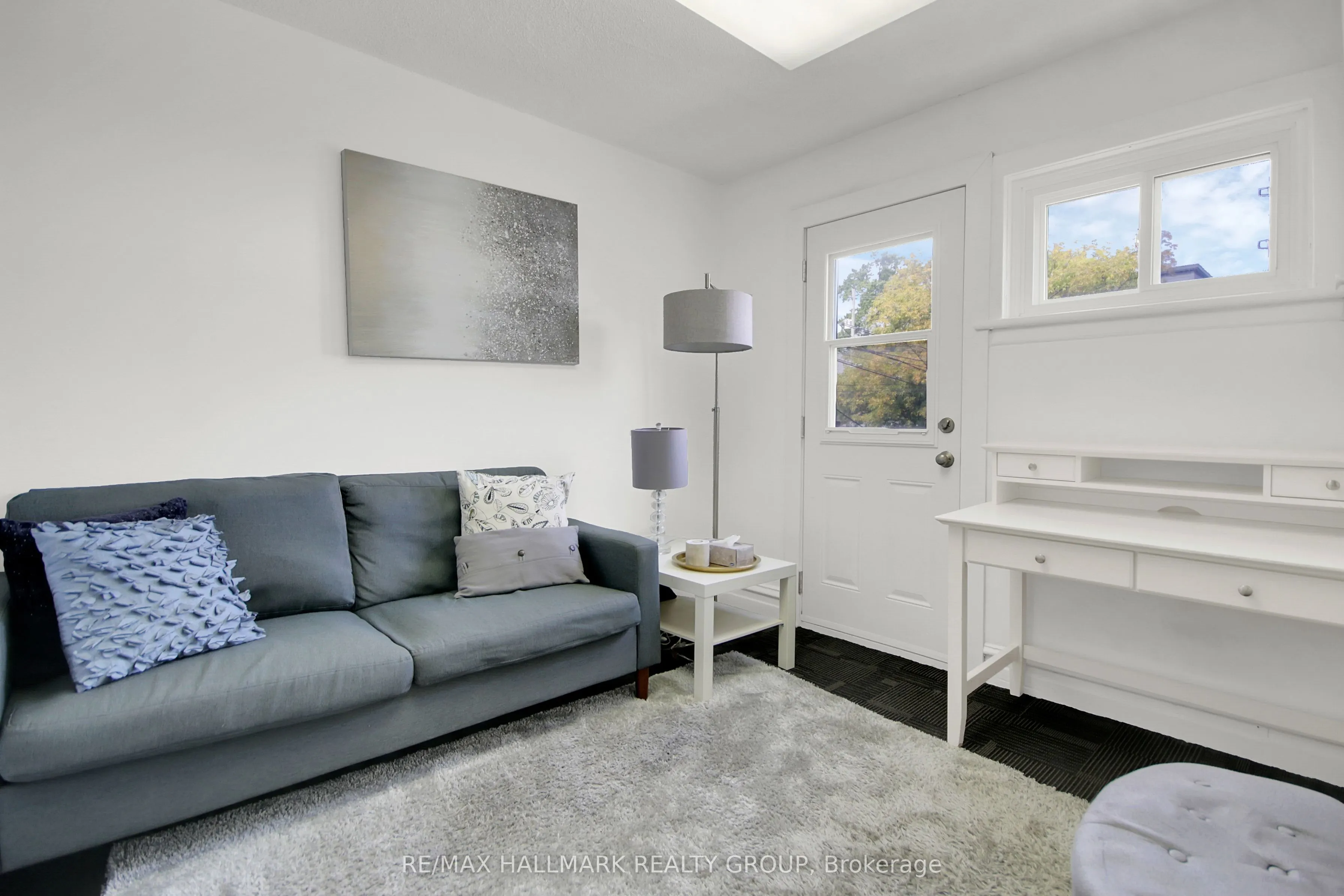 563 Gladstone Avenue, #25
