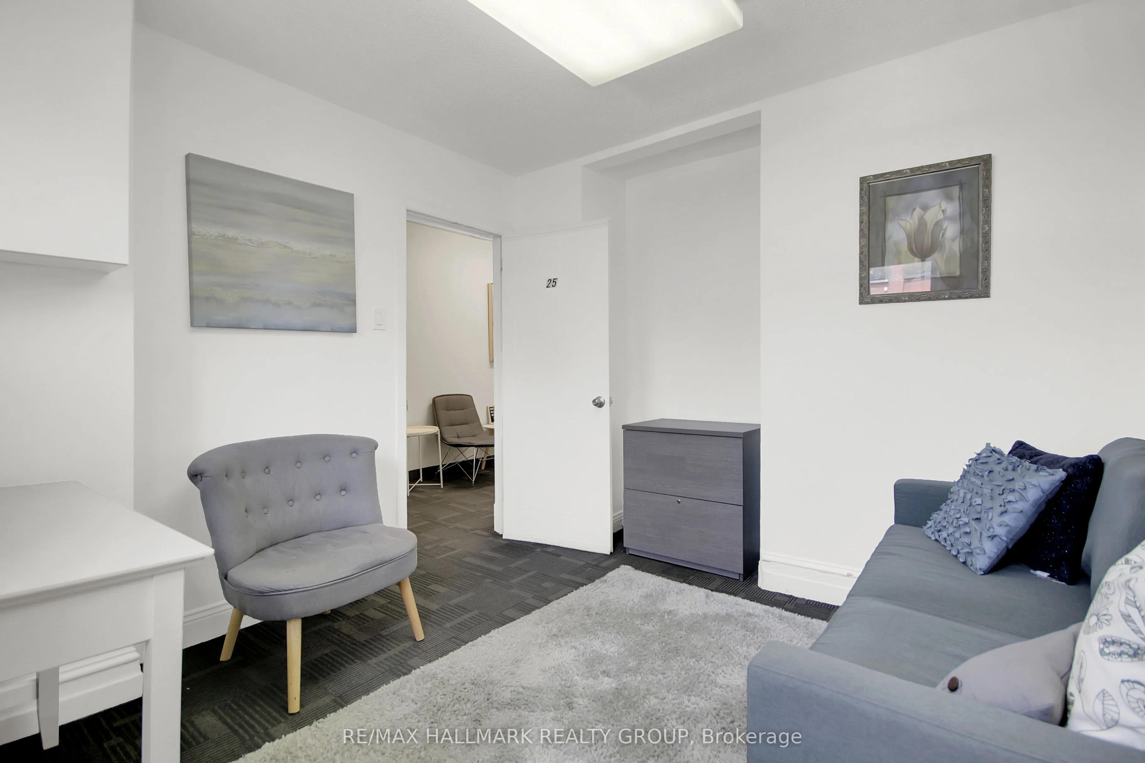 563 Gladstone Avenue, #25