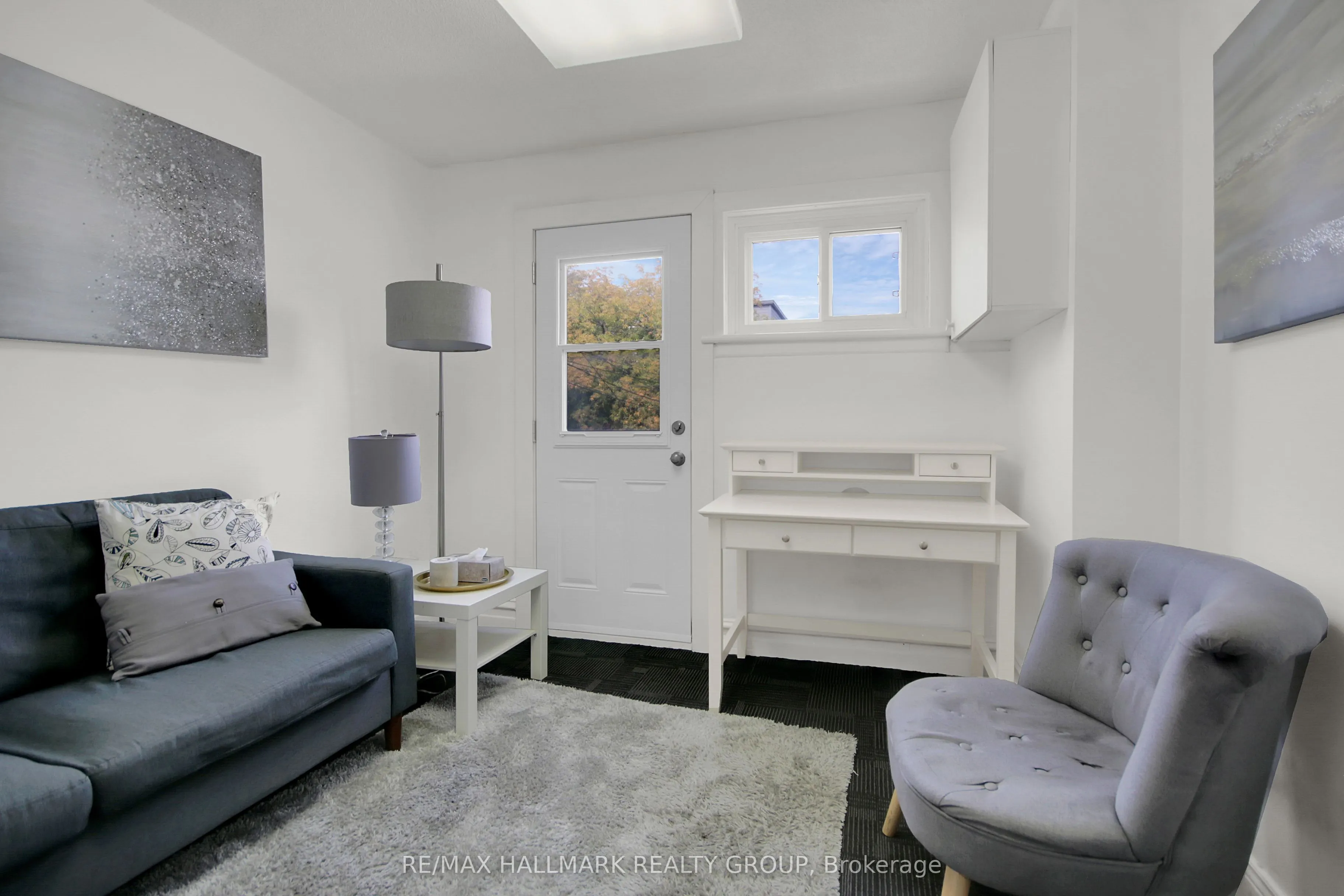 563 Gladstone Avenue, #25