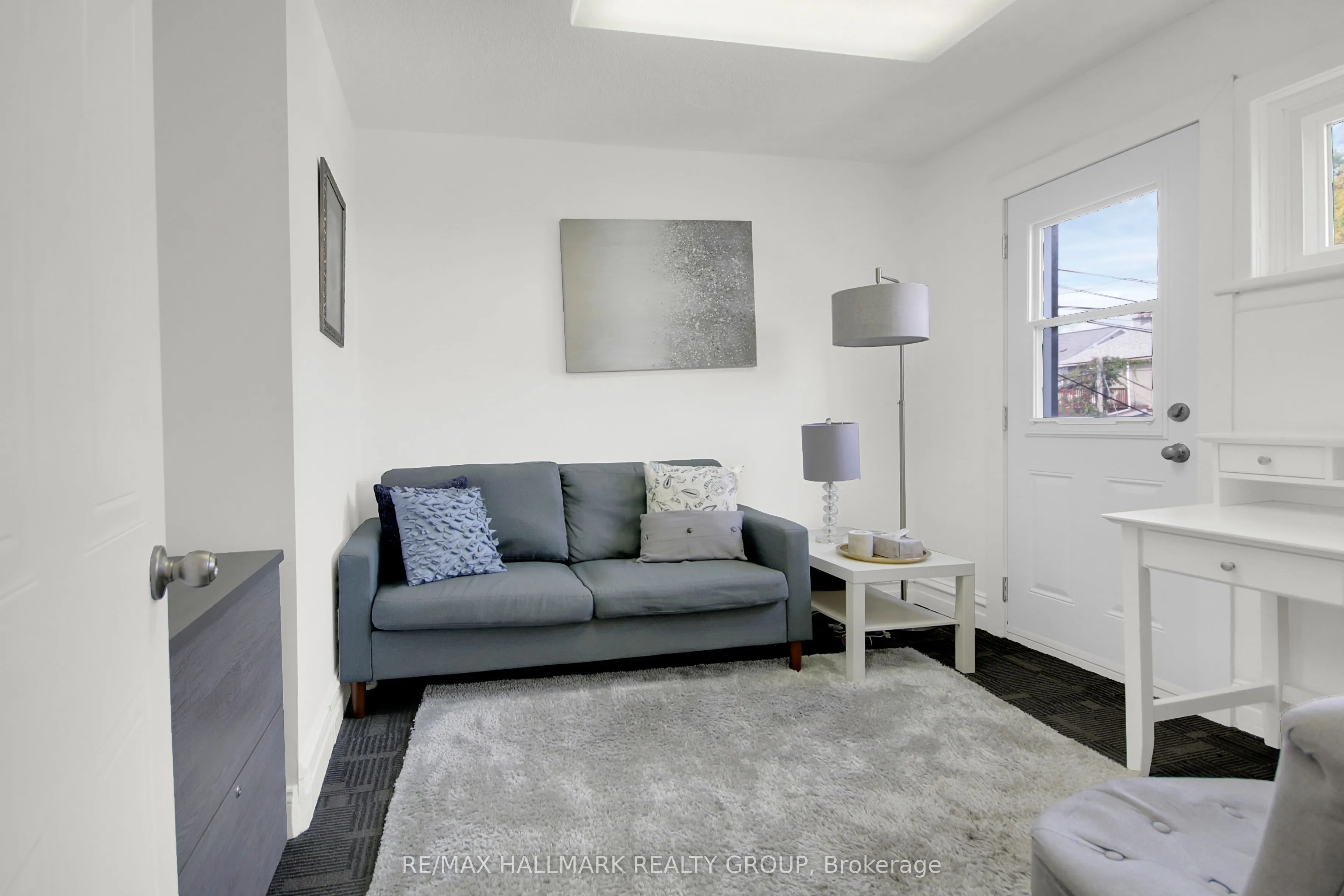 563 Gladstone Avenue, #25