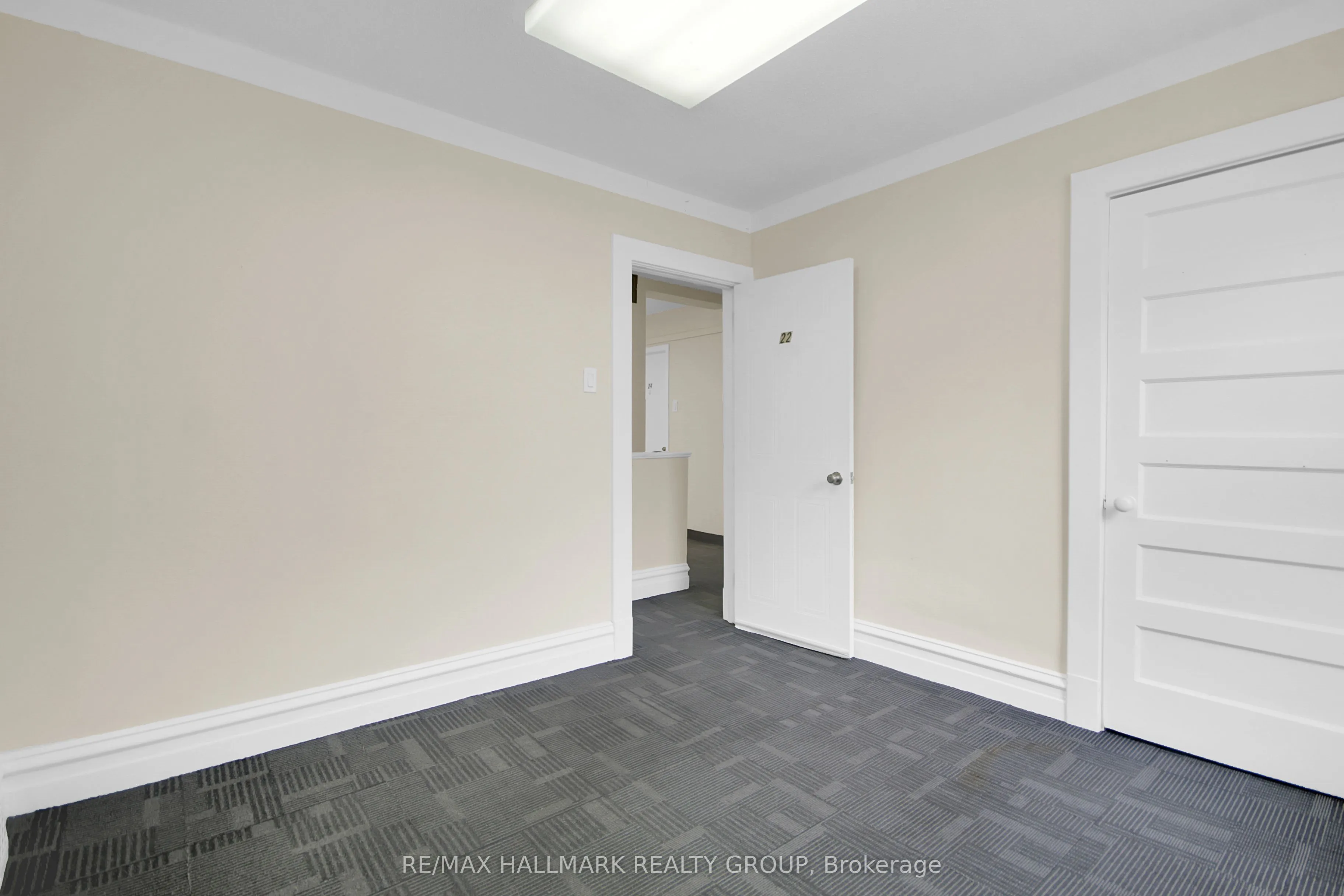 563 Gladstone Avenue, #25