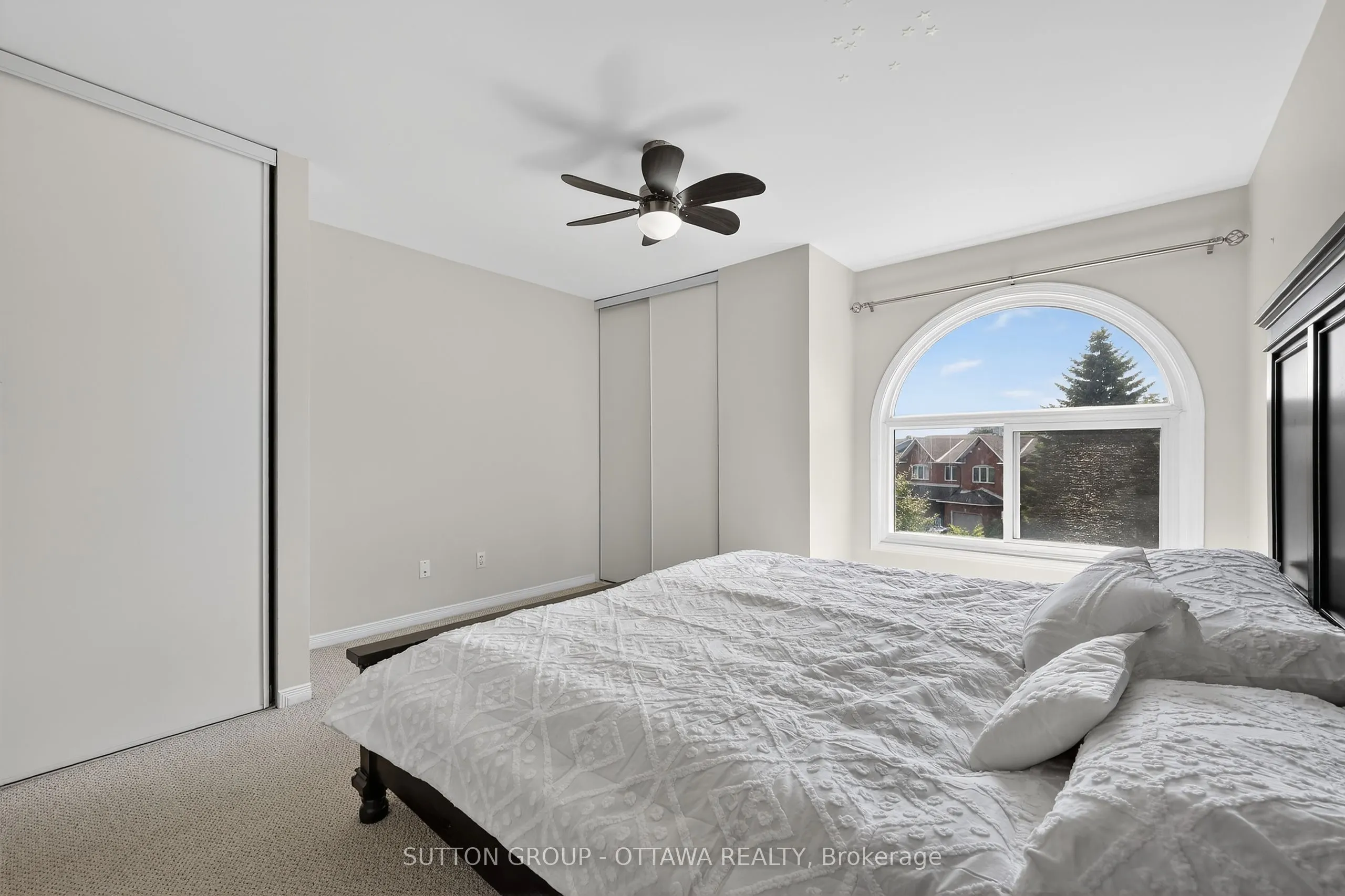 59 Thornbury Crescent
