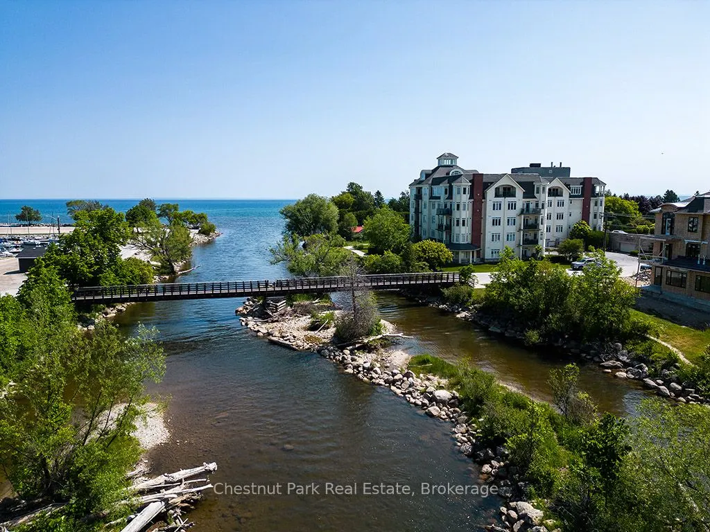 10 BAY Street E, #208