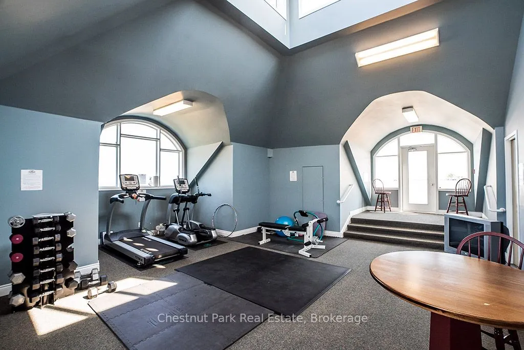 10 BAY Street E, #208
