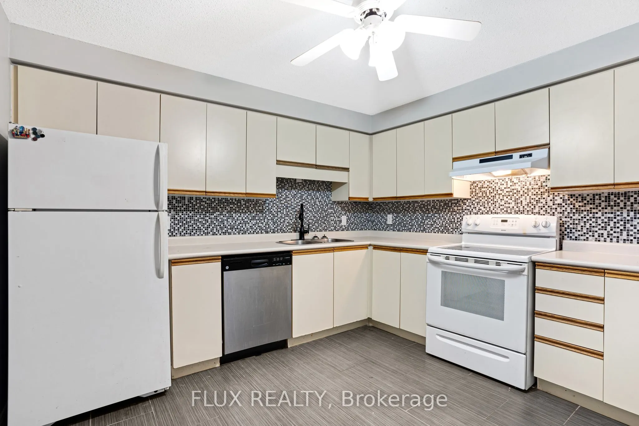 35 Green Valley Drive, #902