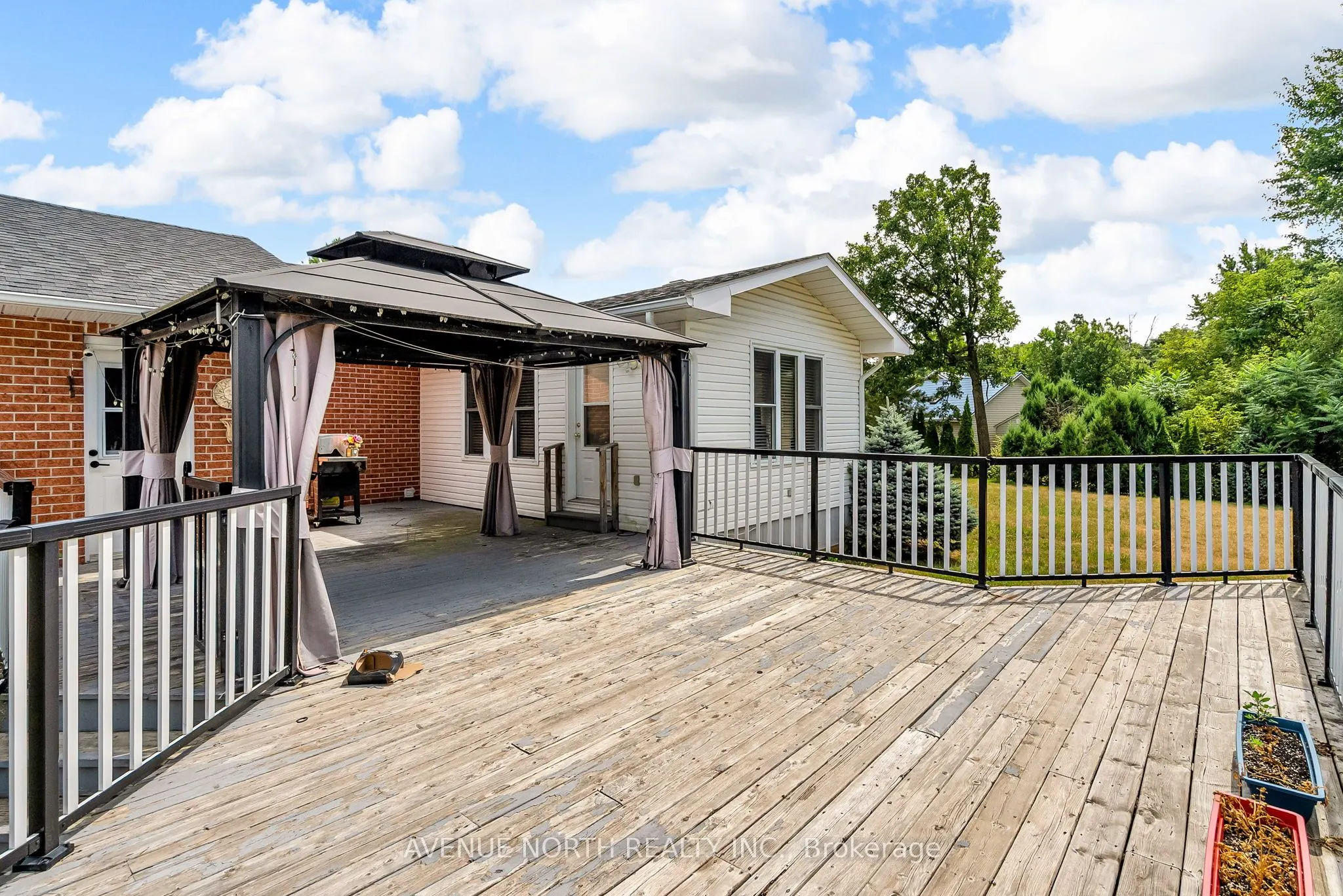 5514 Poplar Avenue