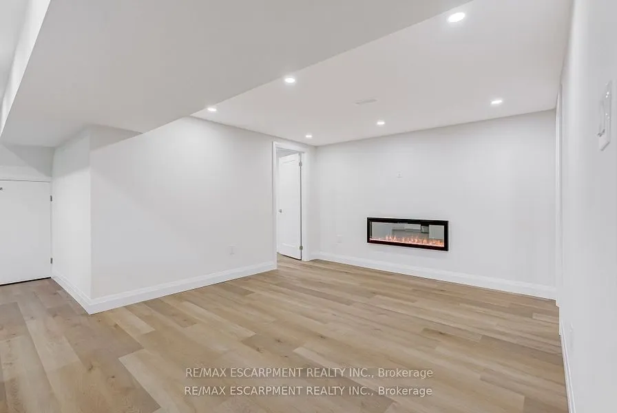 13 Skyland Drive