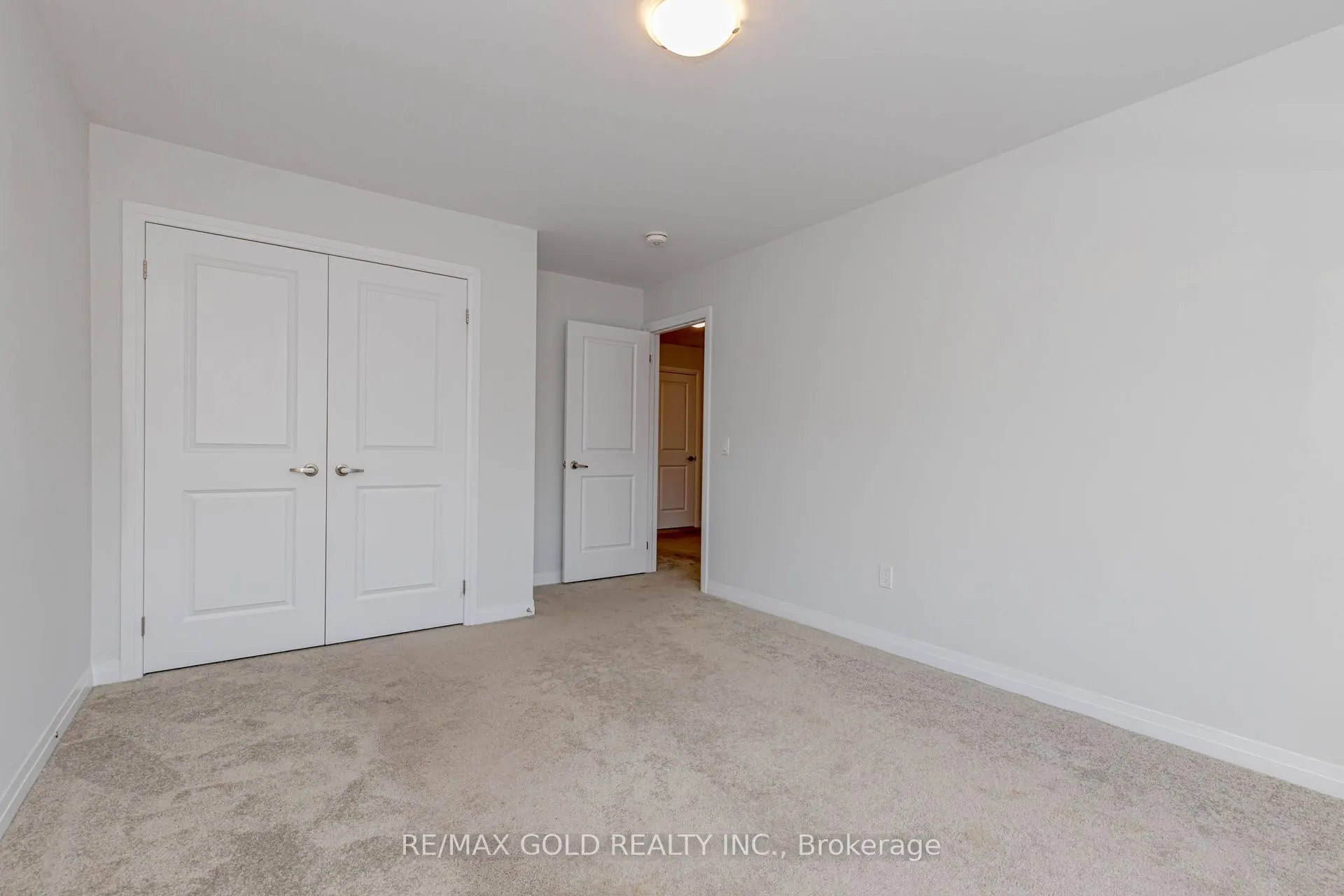 164 Silverwood Crescent