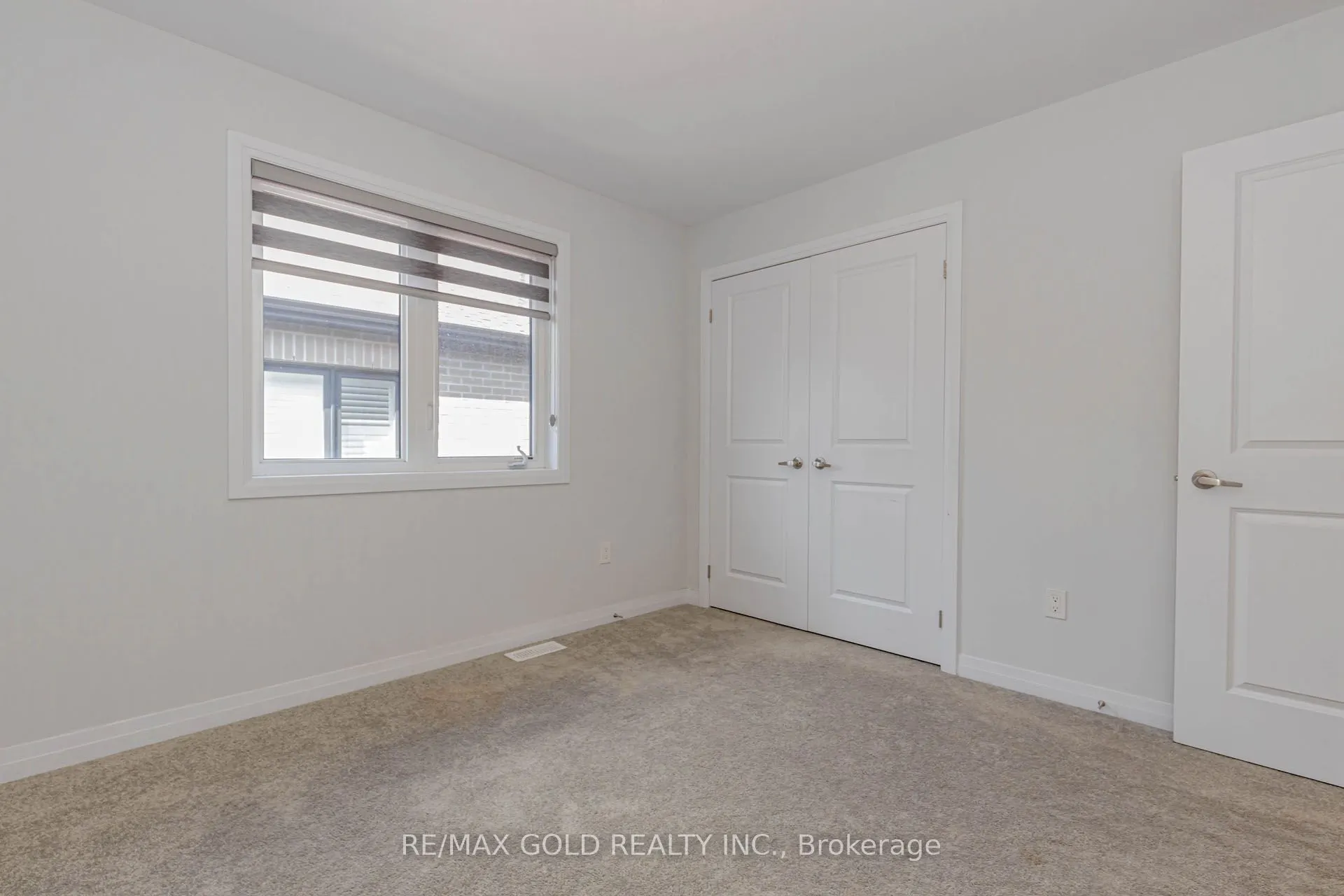 164 Silverwood Crescent