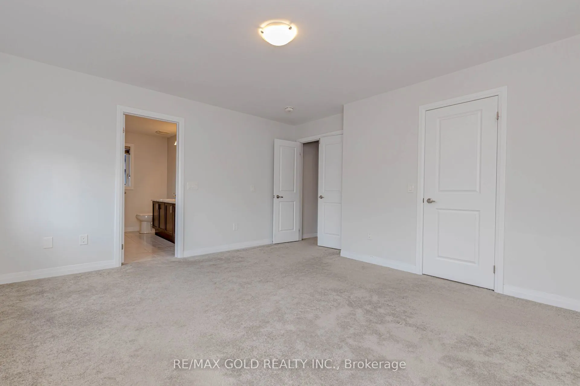 164 Silverwood Crescent