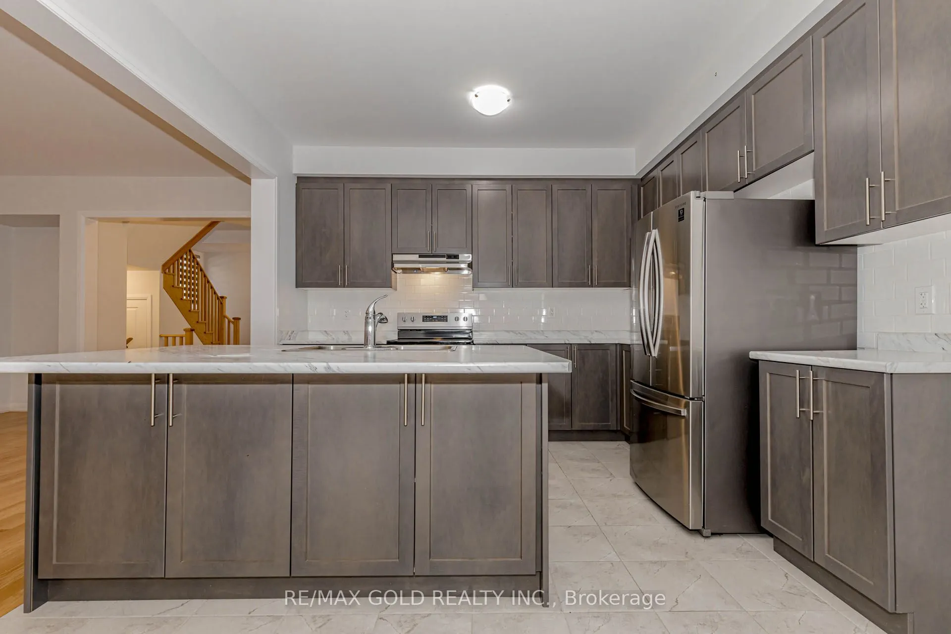 164 Silverwood Crescent