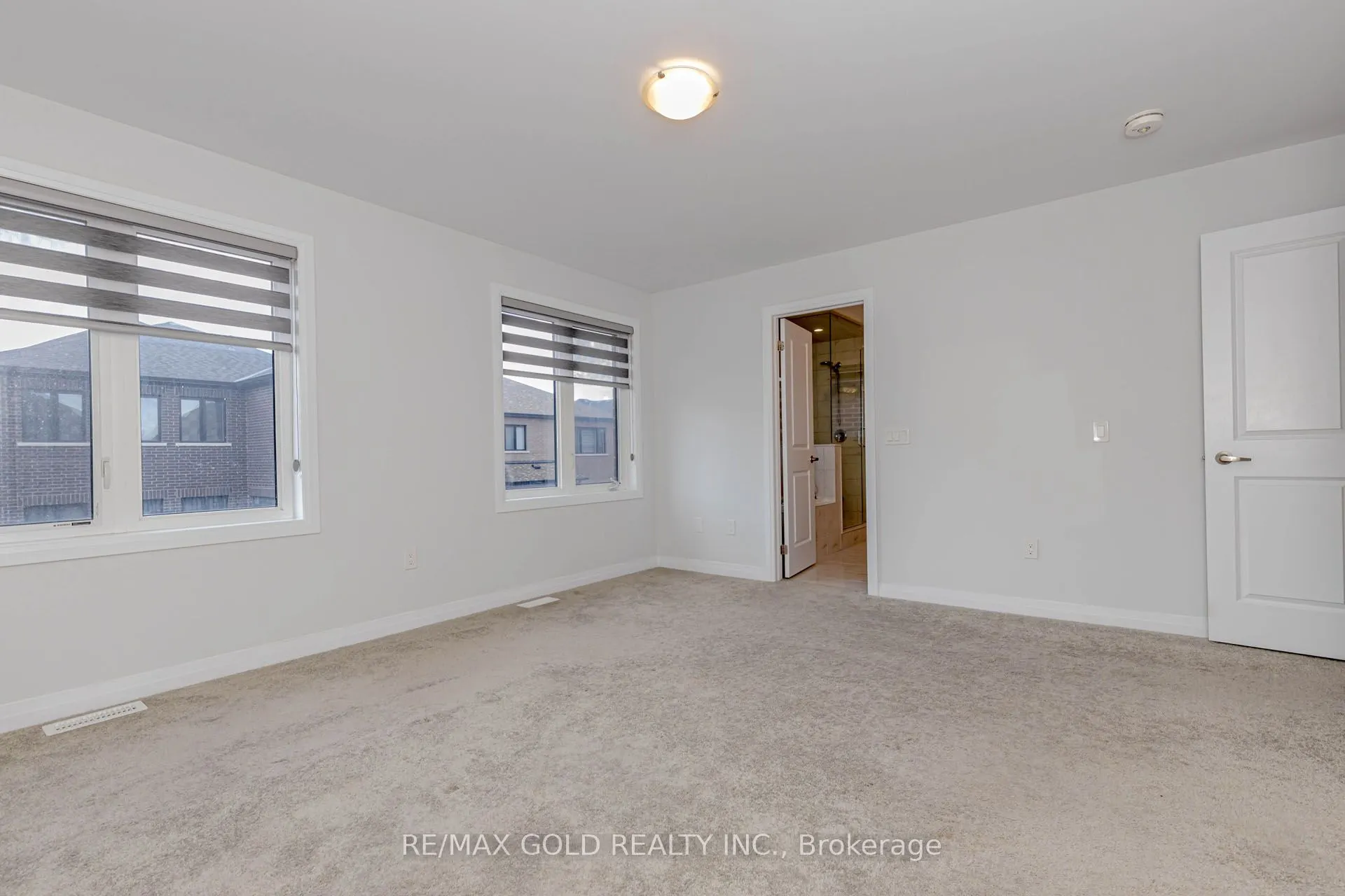 164 Silverwood Crescent