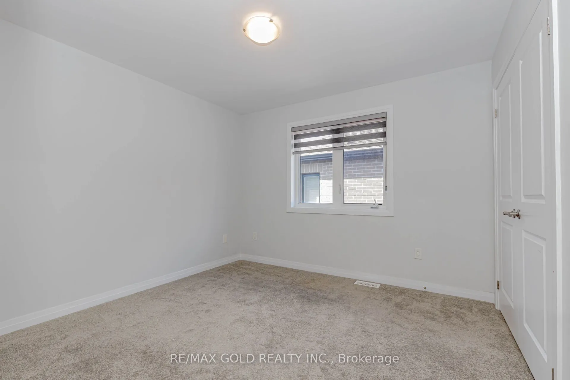 164 Silverwood Crescent