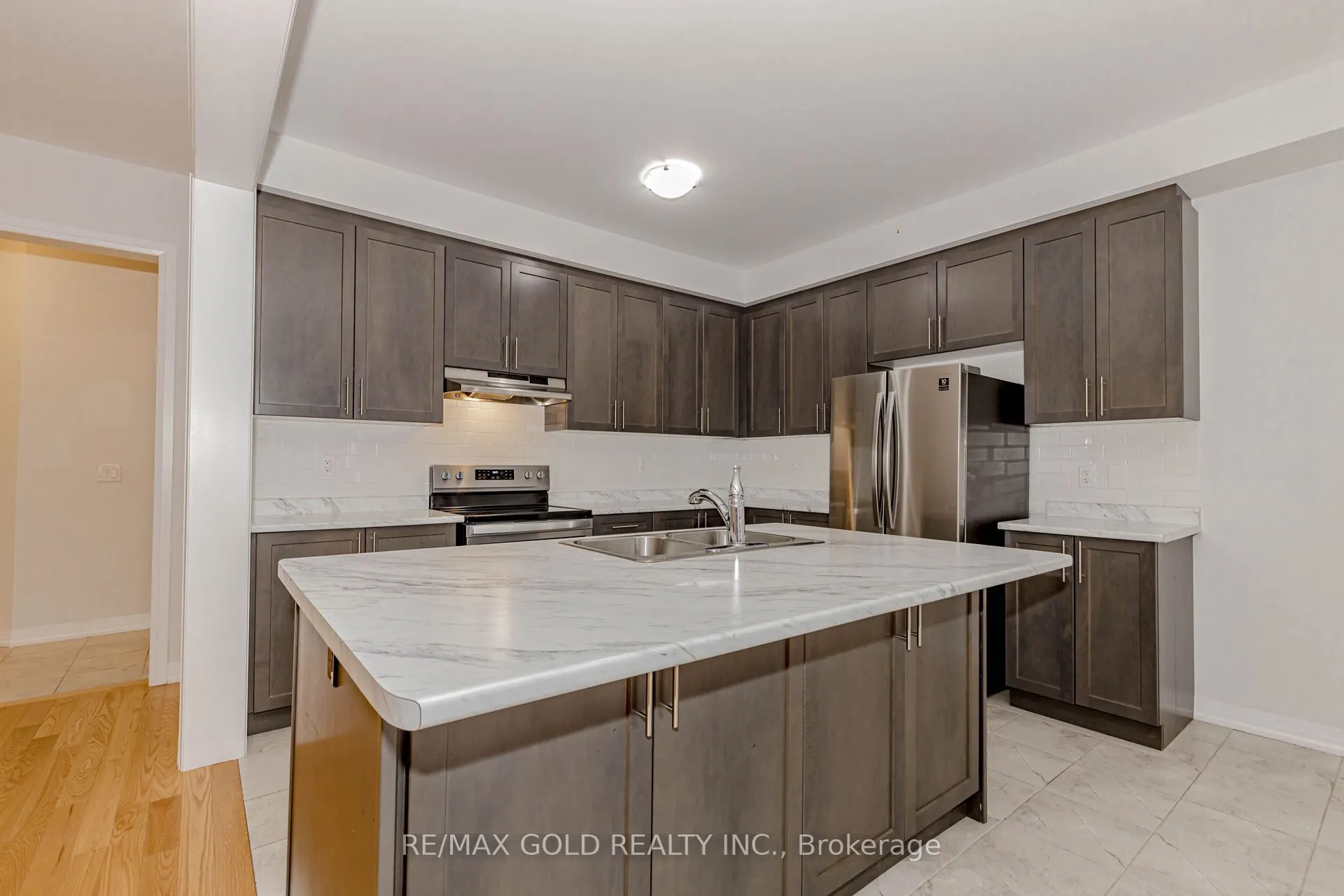 164 Silverwood Crescent