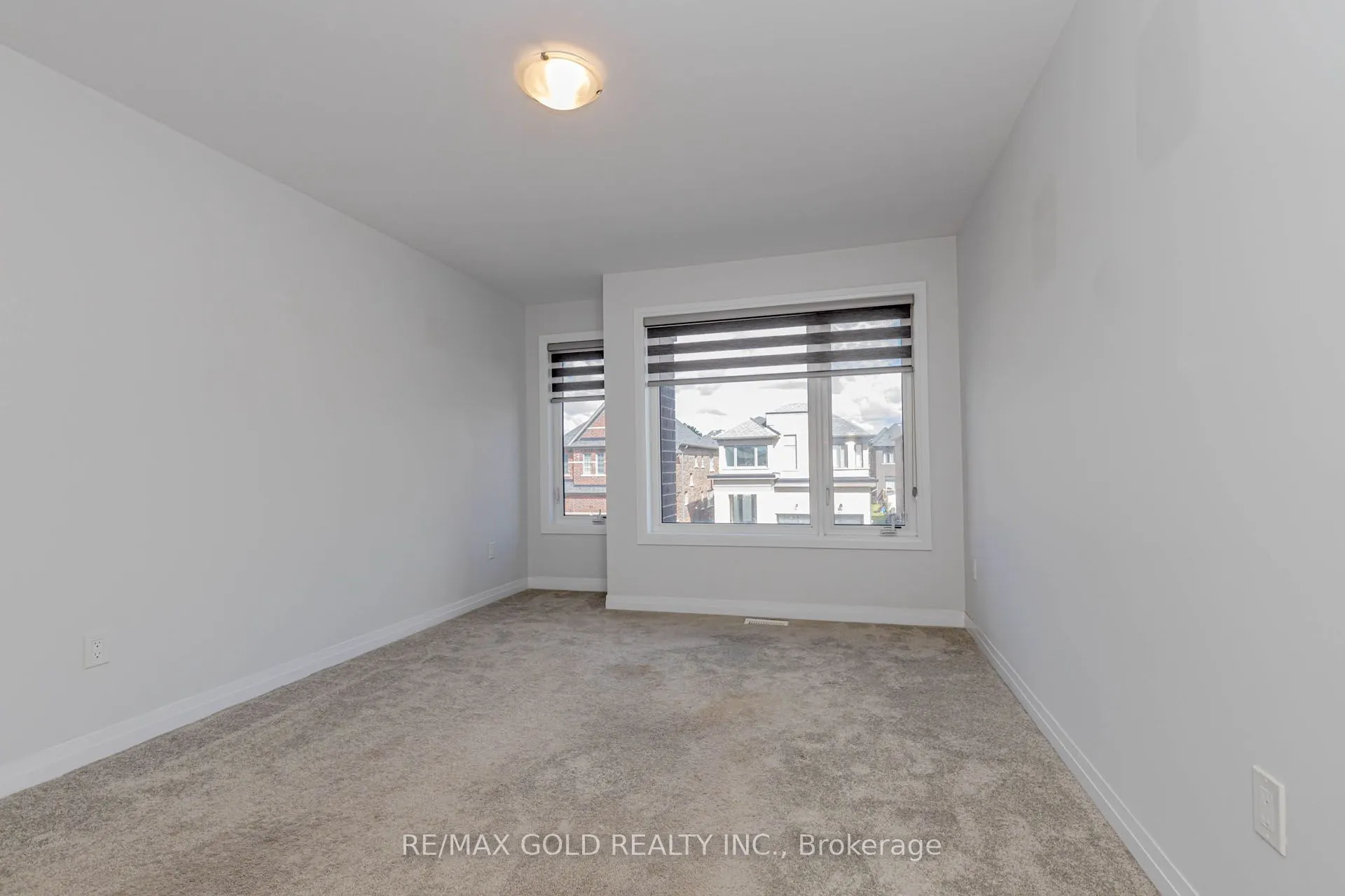 164 Silverwood Crescent