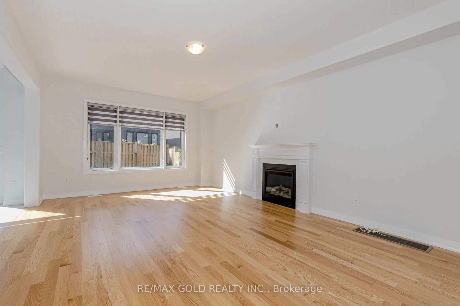 164 Silverwood Crescent