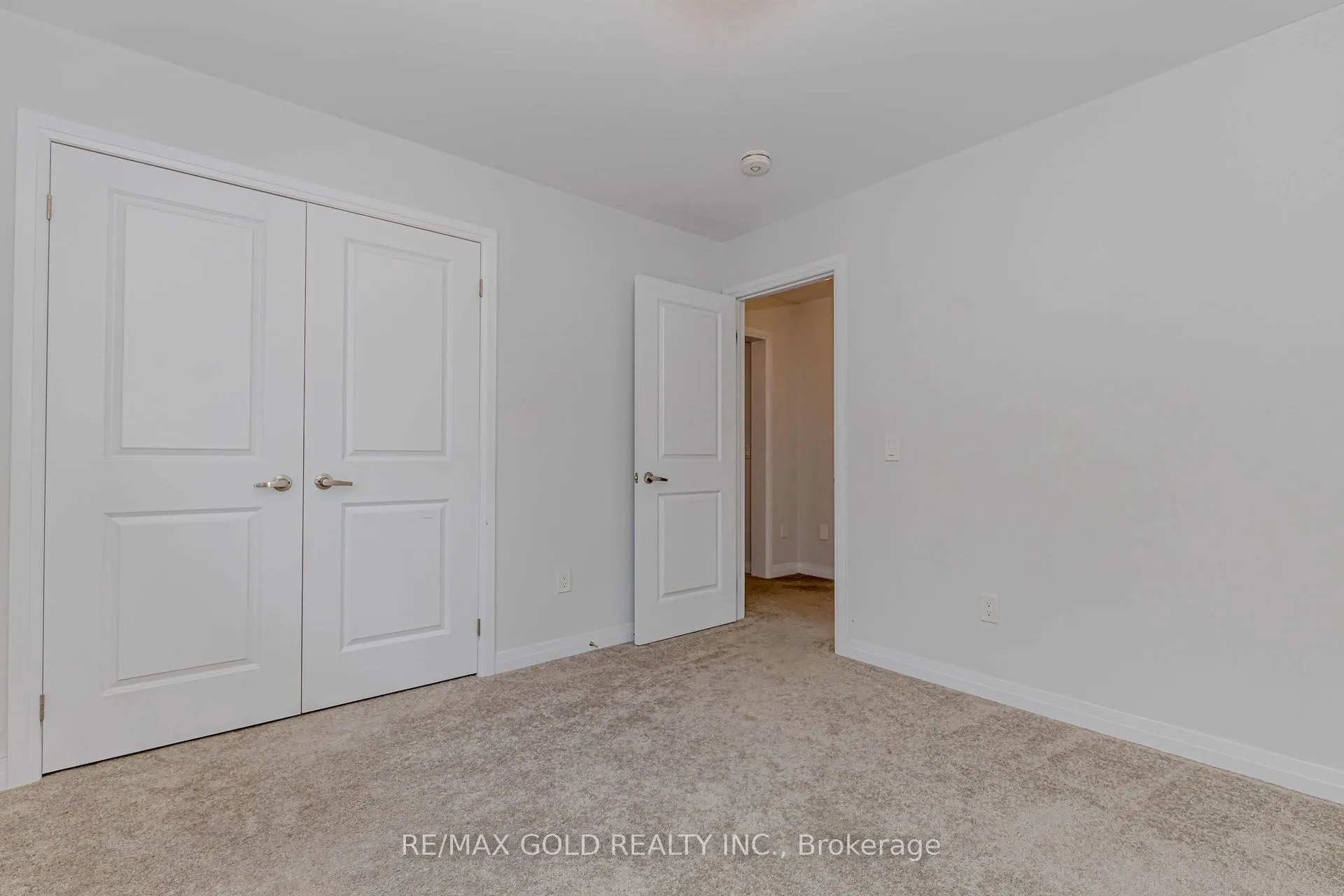 164 Silverwood Crescent