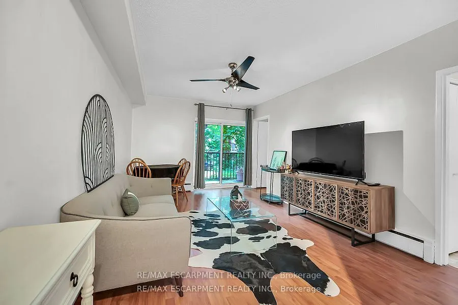 40 Robinson Street, #208