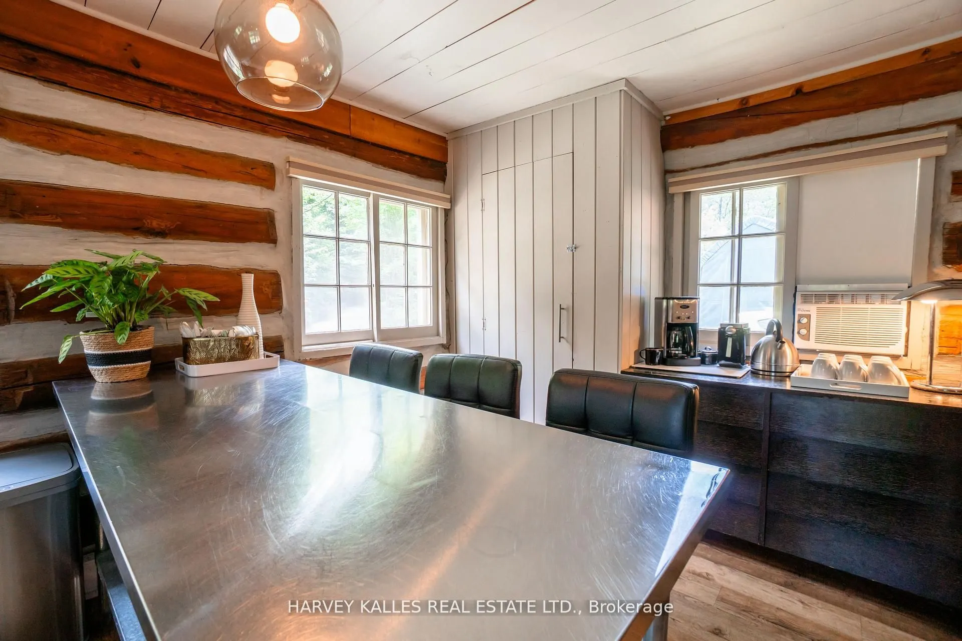 1053 Sherwood Forest Road
