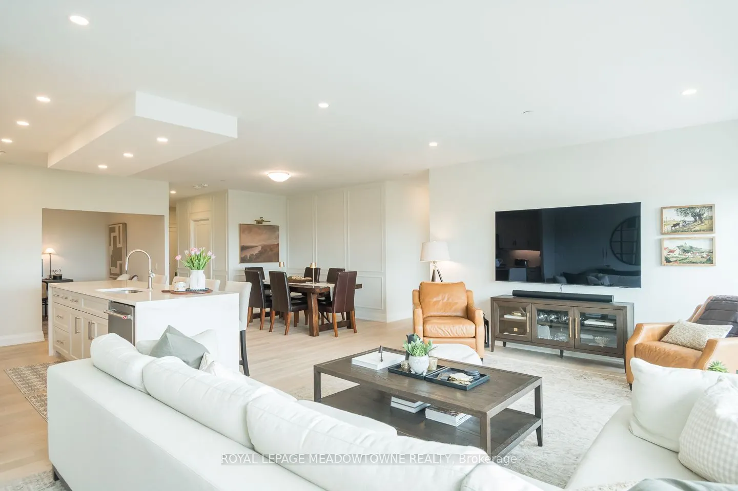 71 Wyndham Street S, #1301