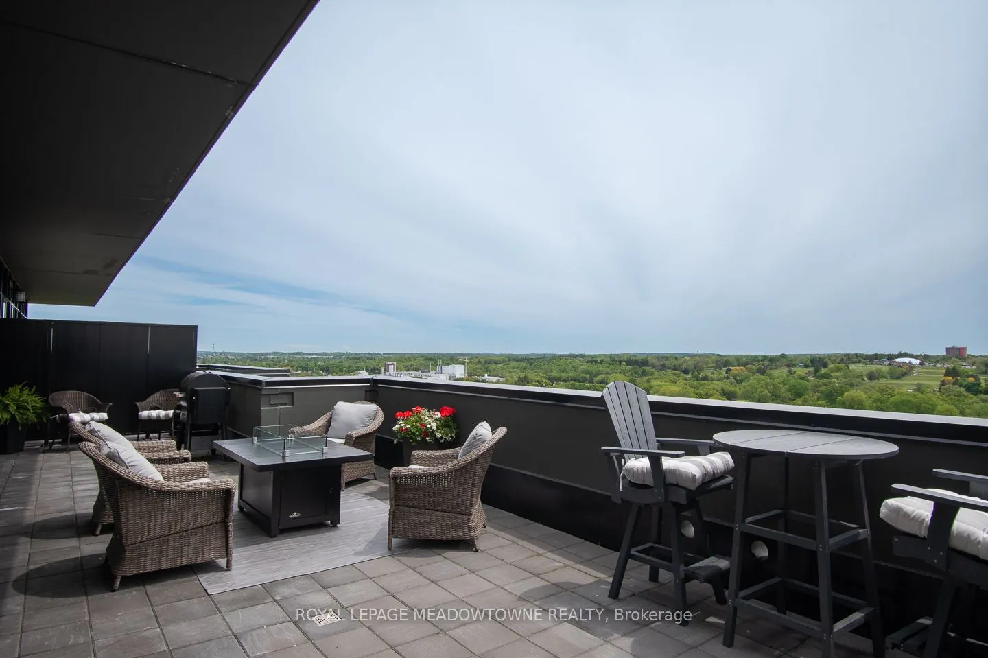 71 Wyndham Street S, #1301