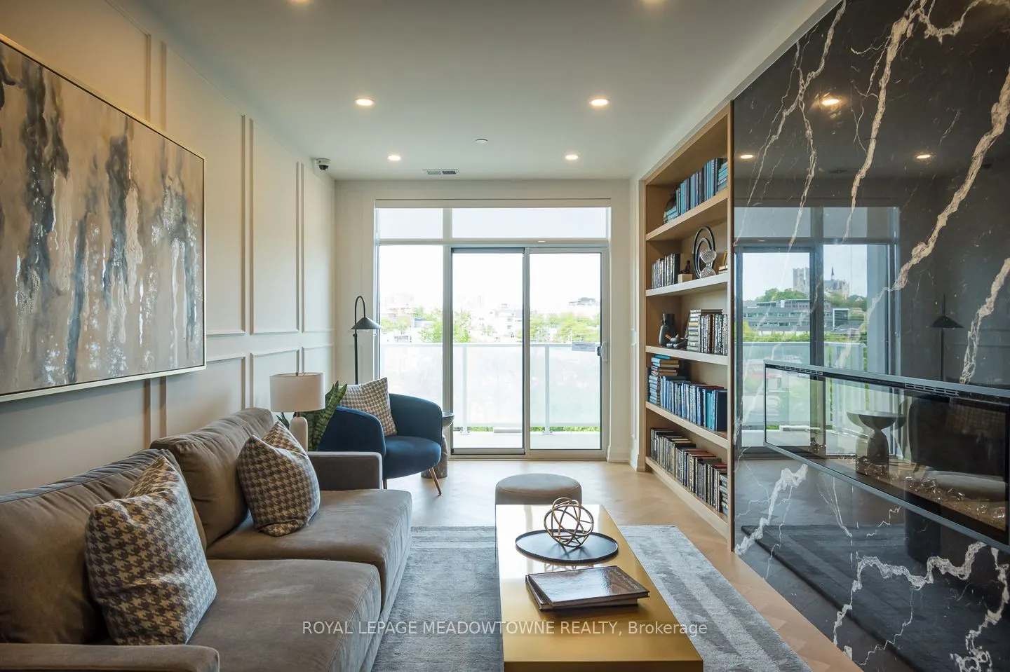 71 Wyndham Street S, #1301