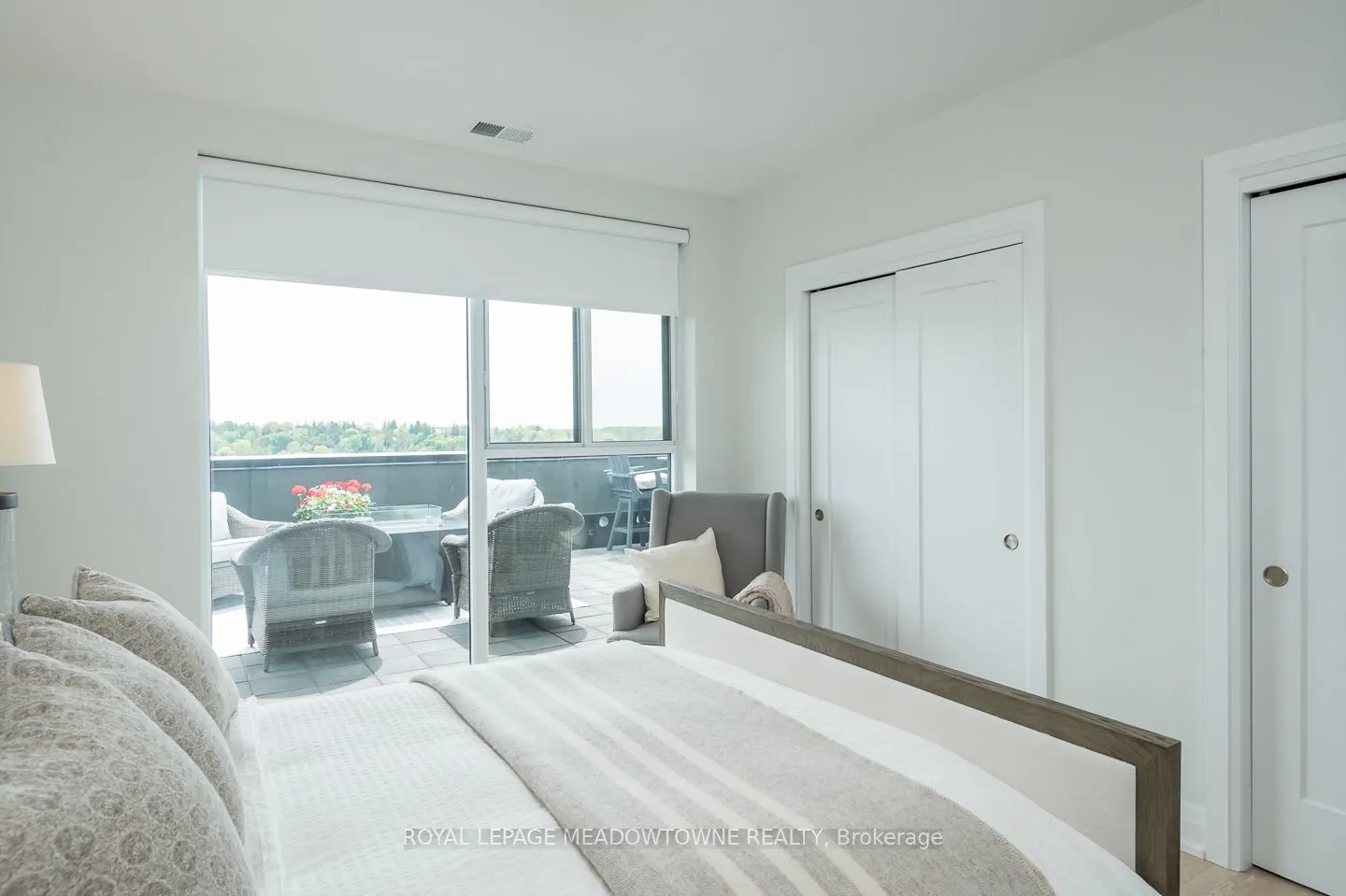 71 Wyndham Street S, #1301