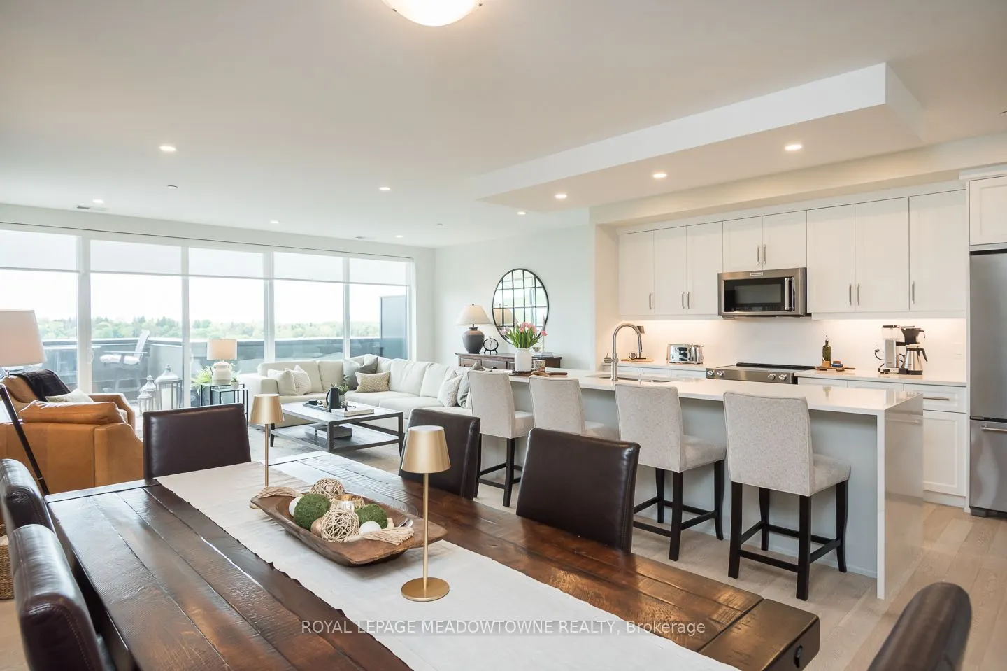 71 Wyndham Street S, #1301