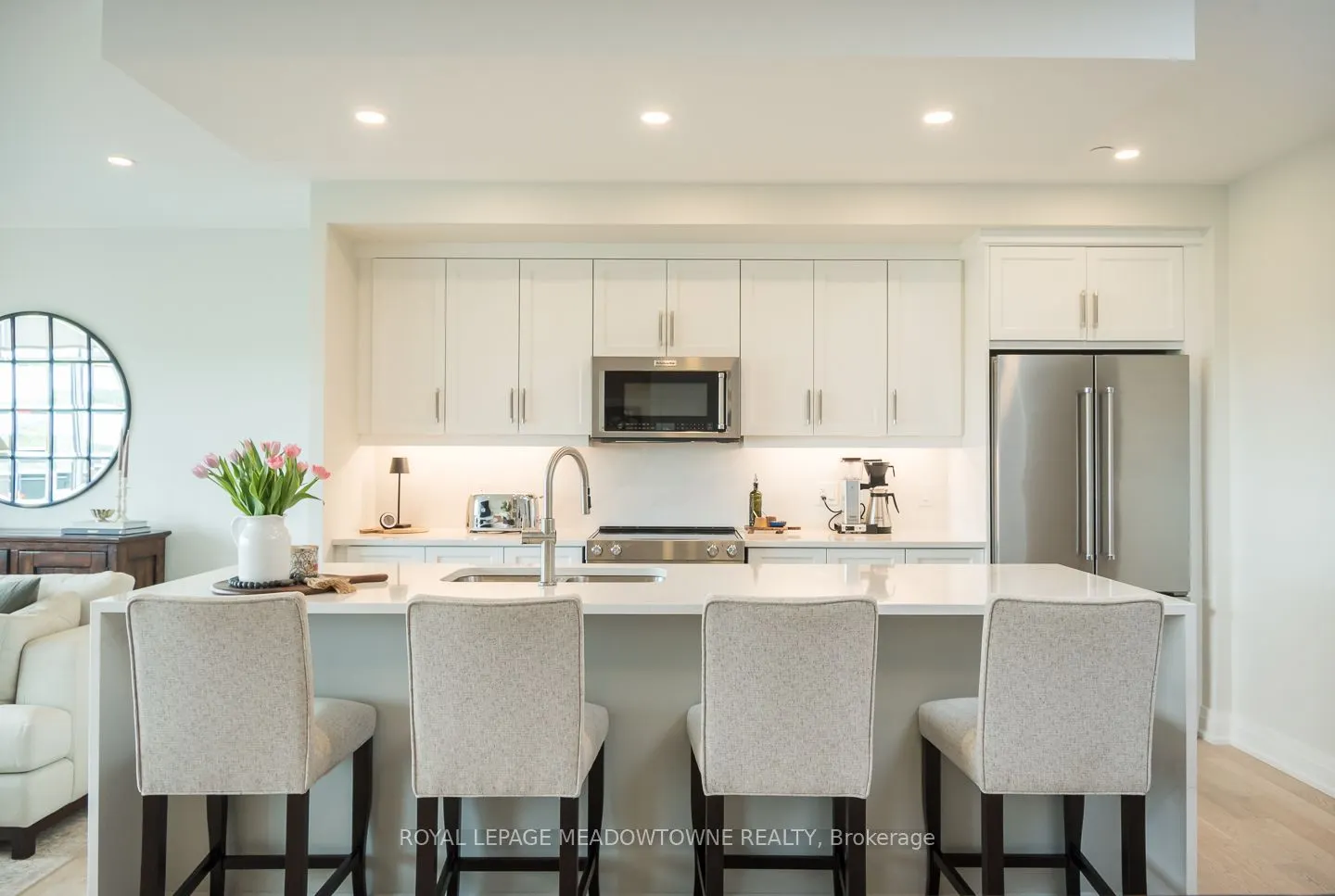 71 Wyndham Street S, #1301