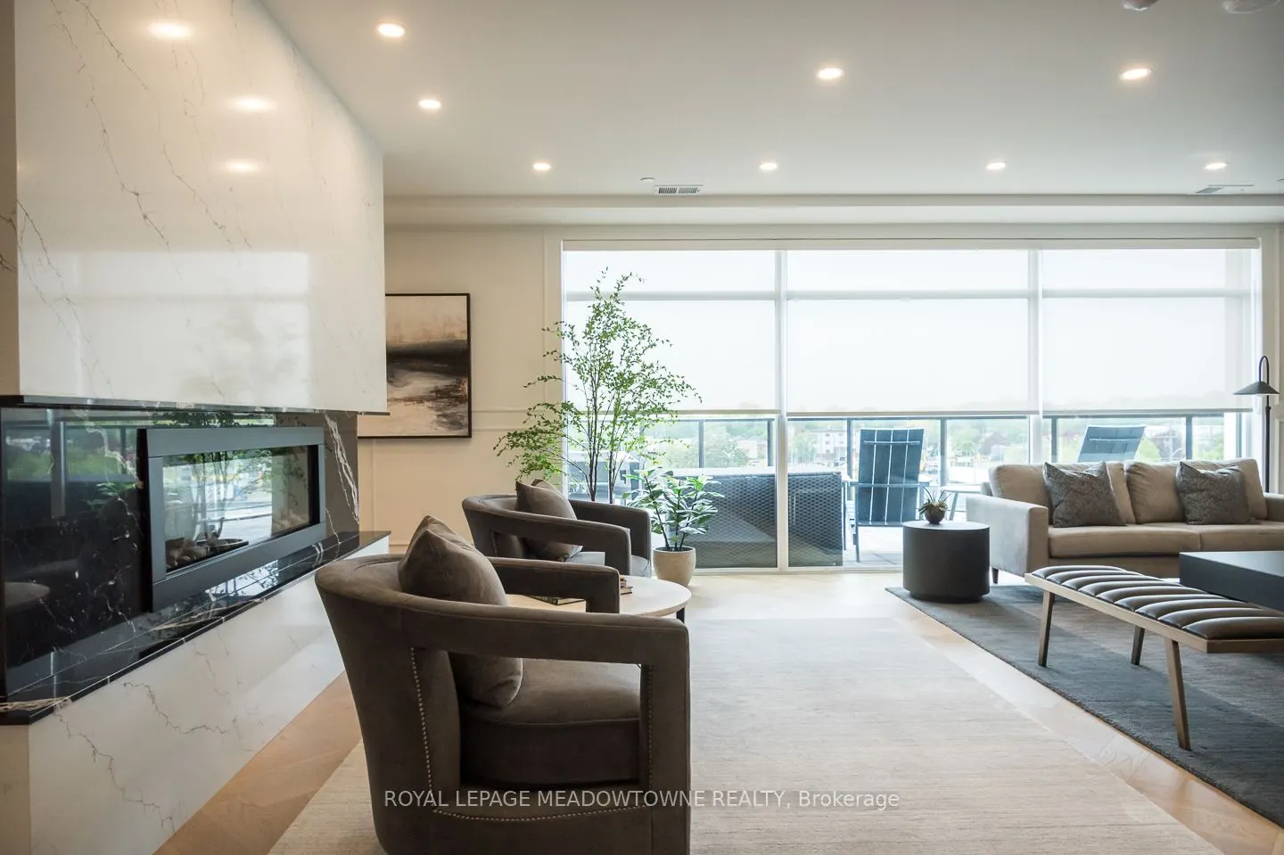 71 Wyndham Street S, #1301