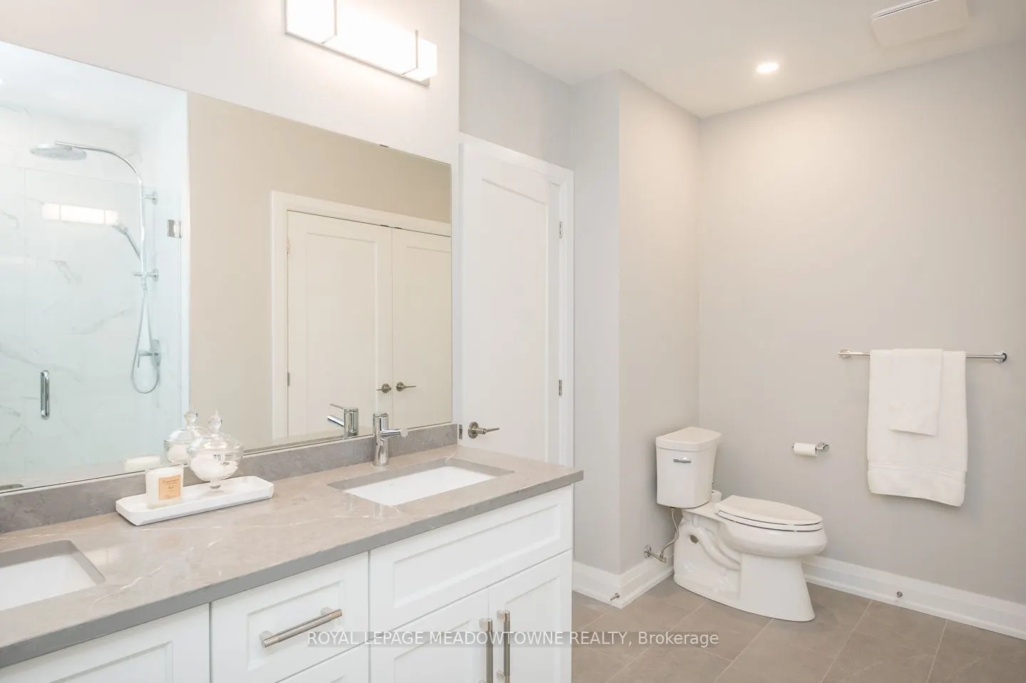 71 Wyndham Street S, #1301