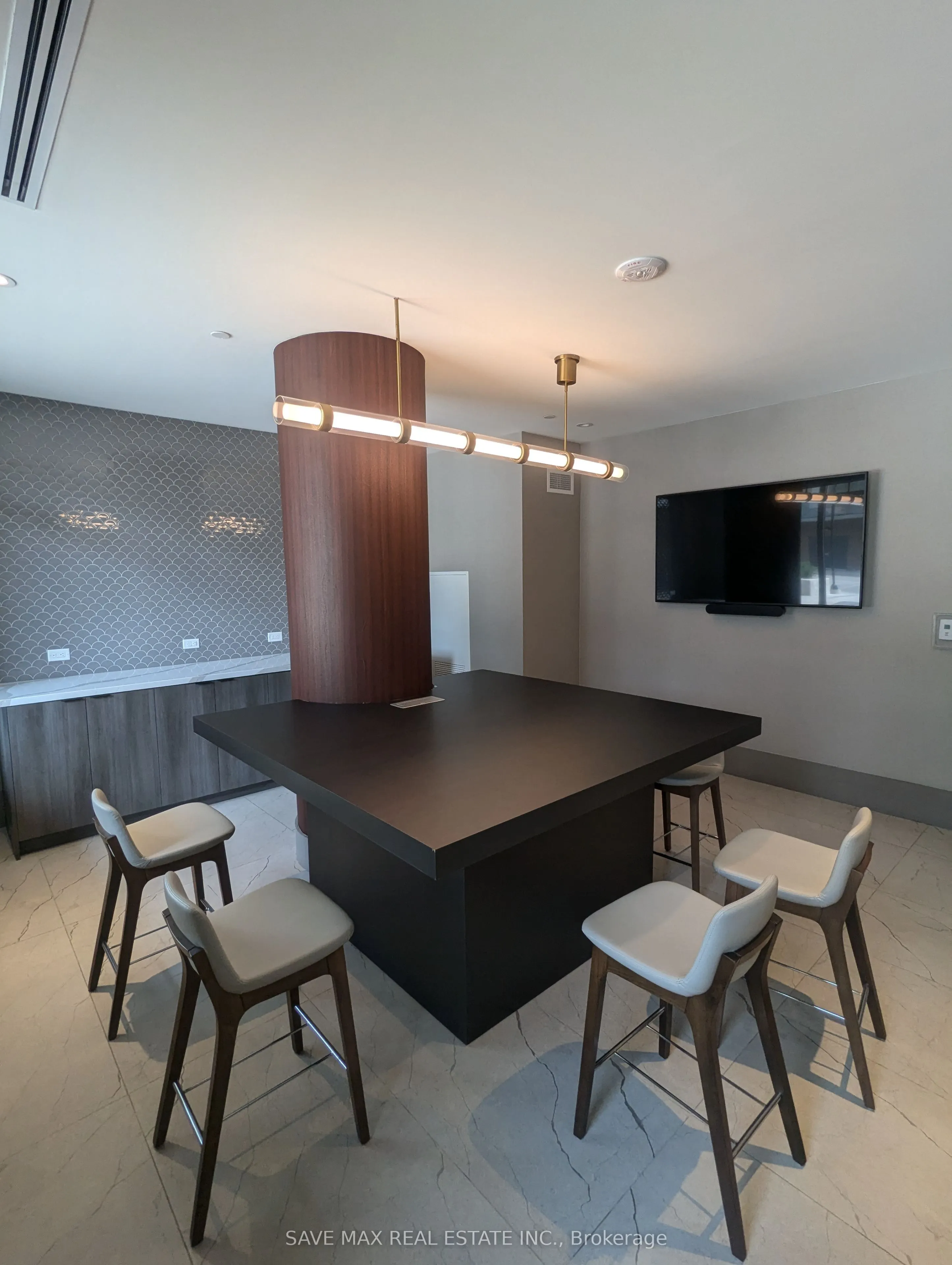 55 Duke Street W, #2309
