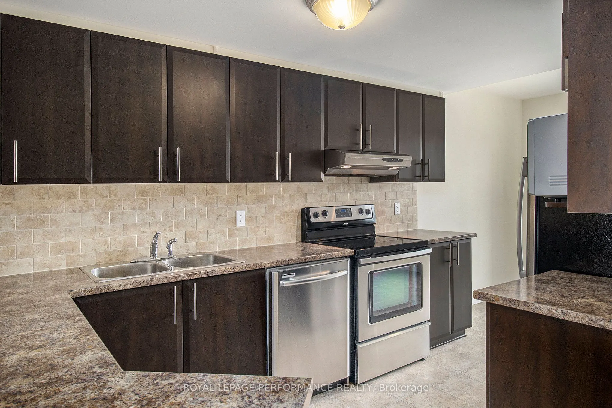 772 Lakeridge Drive, #40